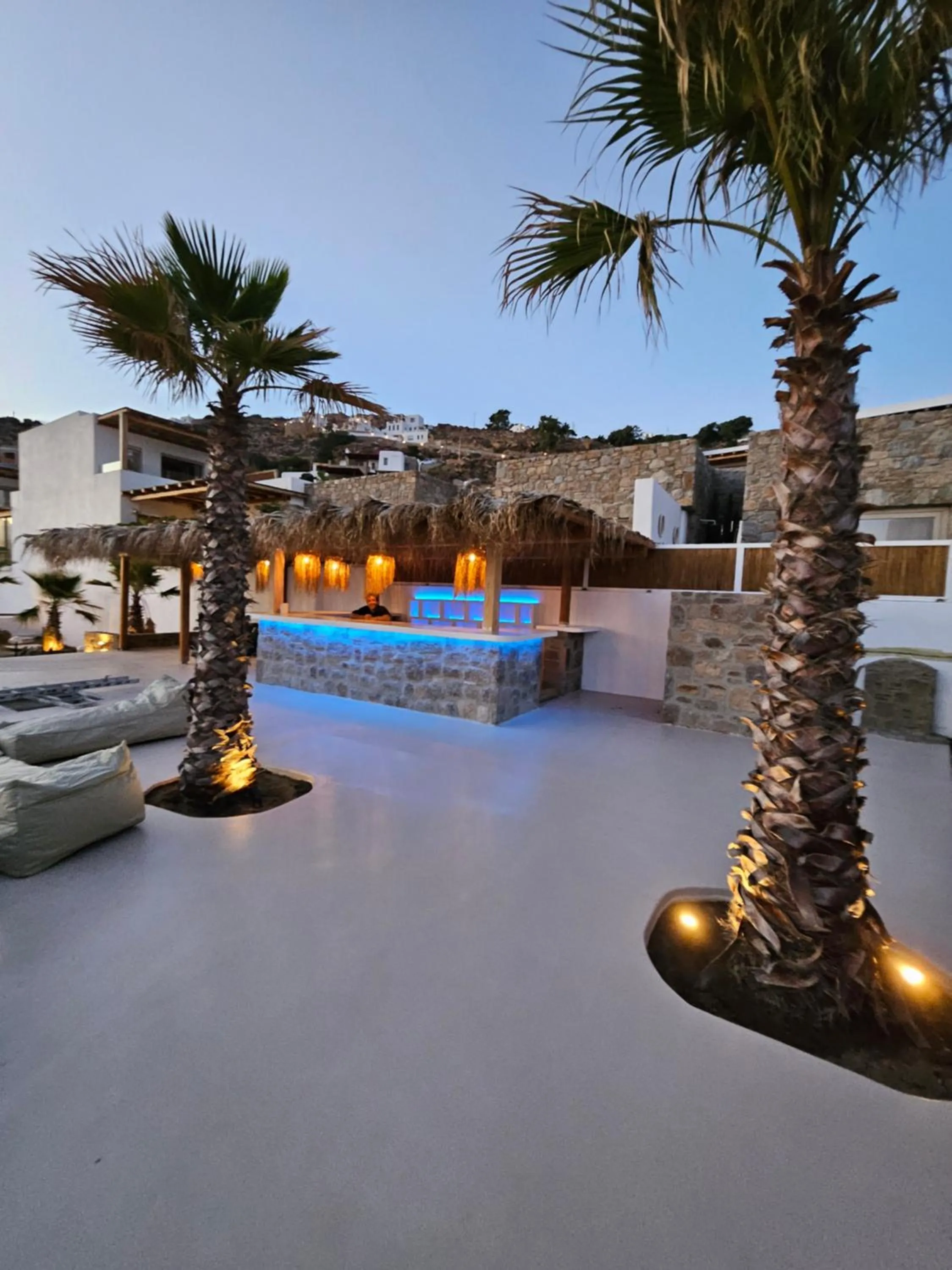 Garden in ELLI TROPiCAL LUXURY SUITES SUNSET-INFINITY POOL- SEA SIDE-NEAR CENTER PARKING