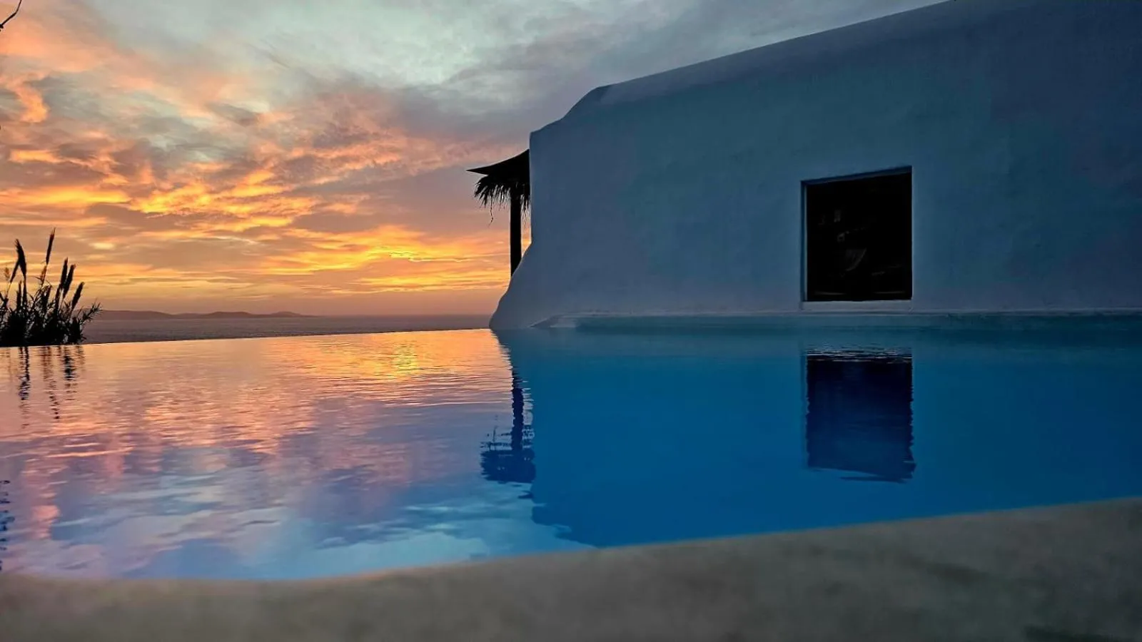 Sunset in ELLI TROPiCAL LUXURY SUITES SUNSET-INFINITY POOL- SEA SIDE-NEAR CENTER PARKING