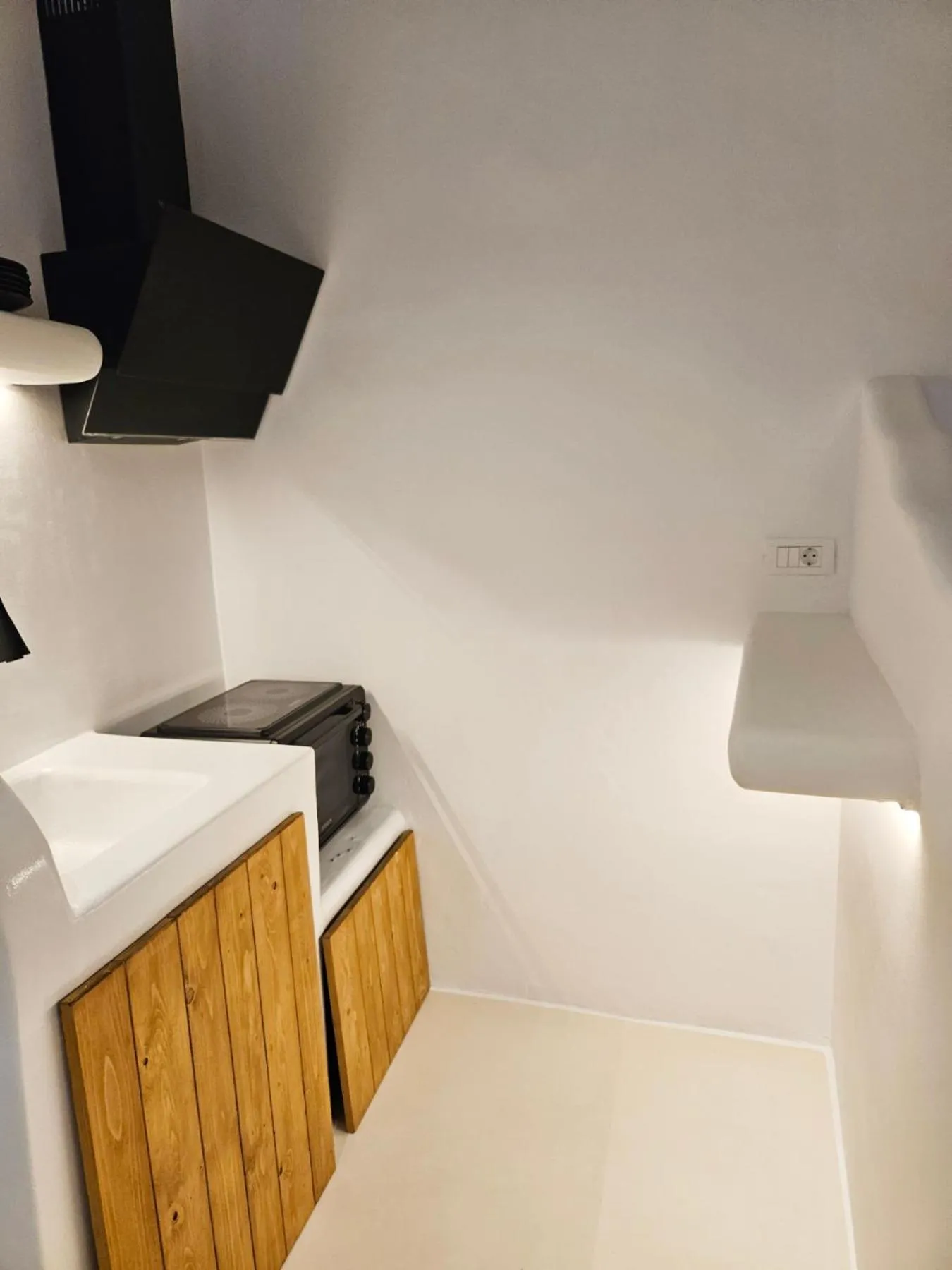 Kitchen or kitchenette in ELLI TROPiCAL LUXURY SUITES SUNSET-INFINITY POOL- SEA SIDE-NEAR CENTER PARKING
