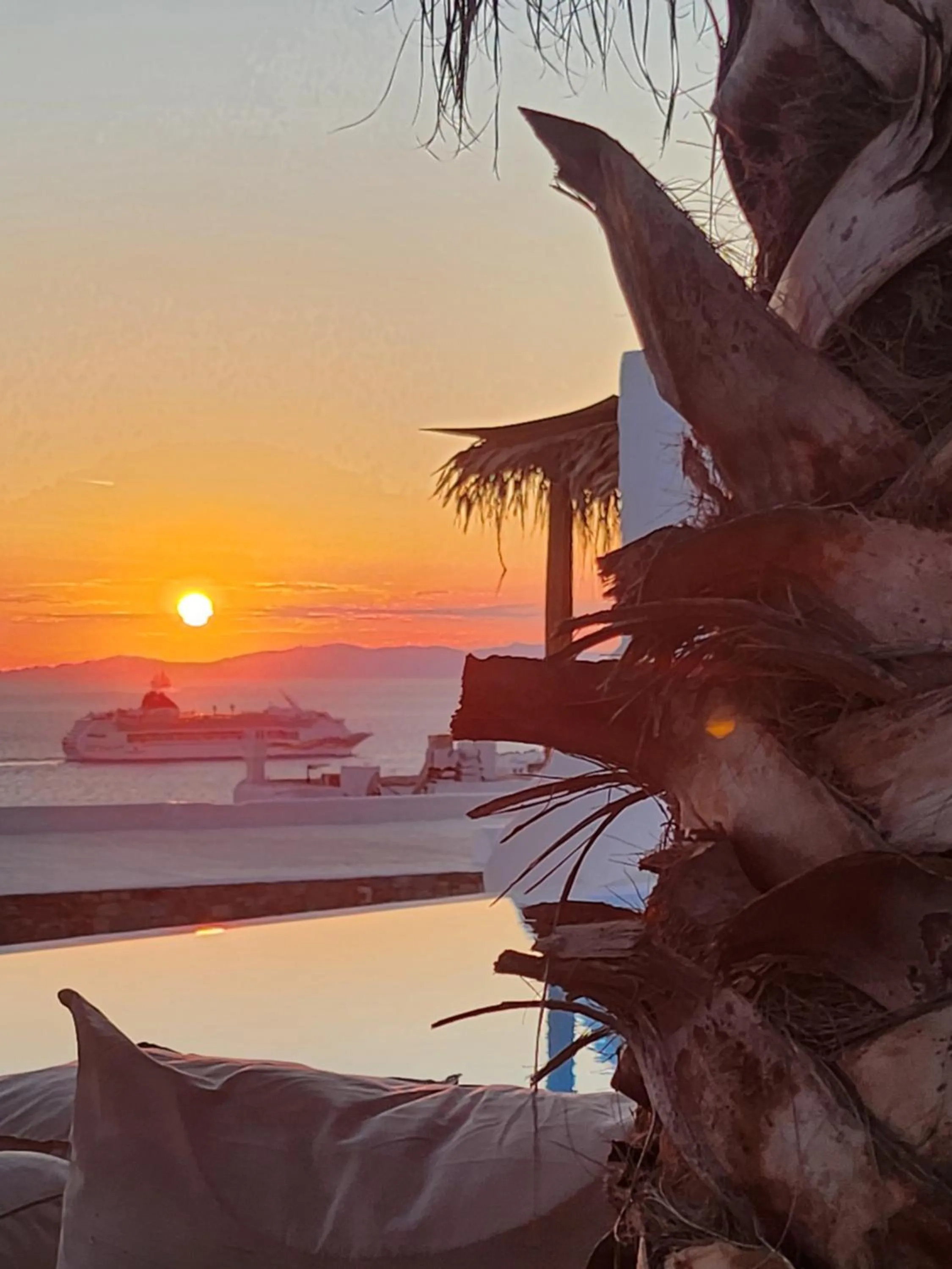 Sunset in ELLI TROPiCAL LUXURY SUITES SUNSET-INFINITY POOL- SEA SIDE-NEAR CENTER PARKING