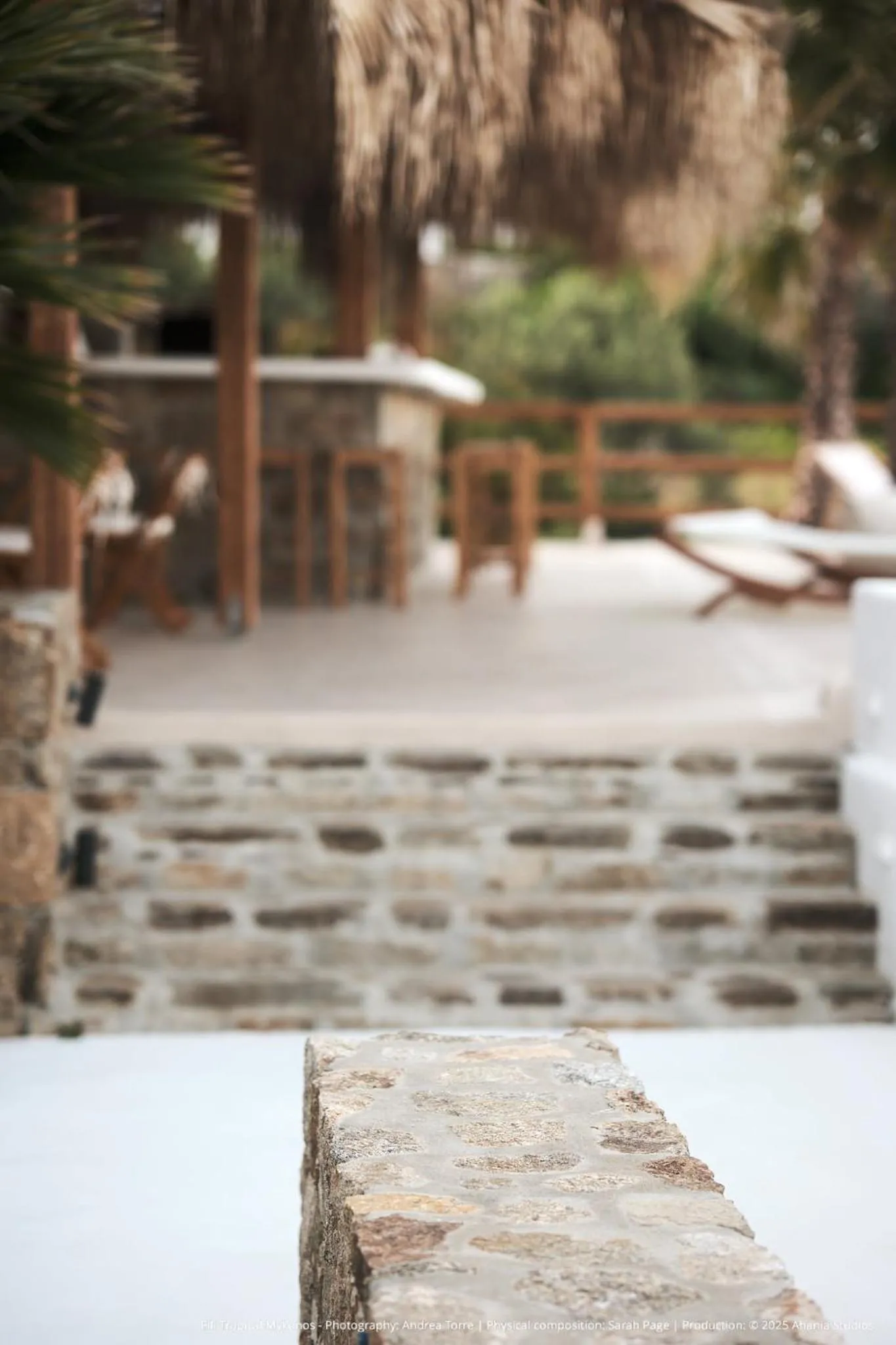 Lounge or bar in ELLI TROPiCAL LUXURY SUITES SUNSET-INFINITY POOL- SEA SIDE-NEAR CENTER PARKING