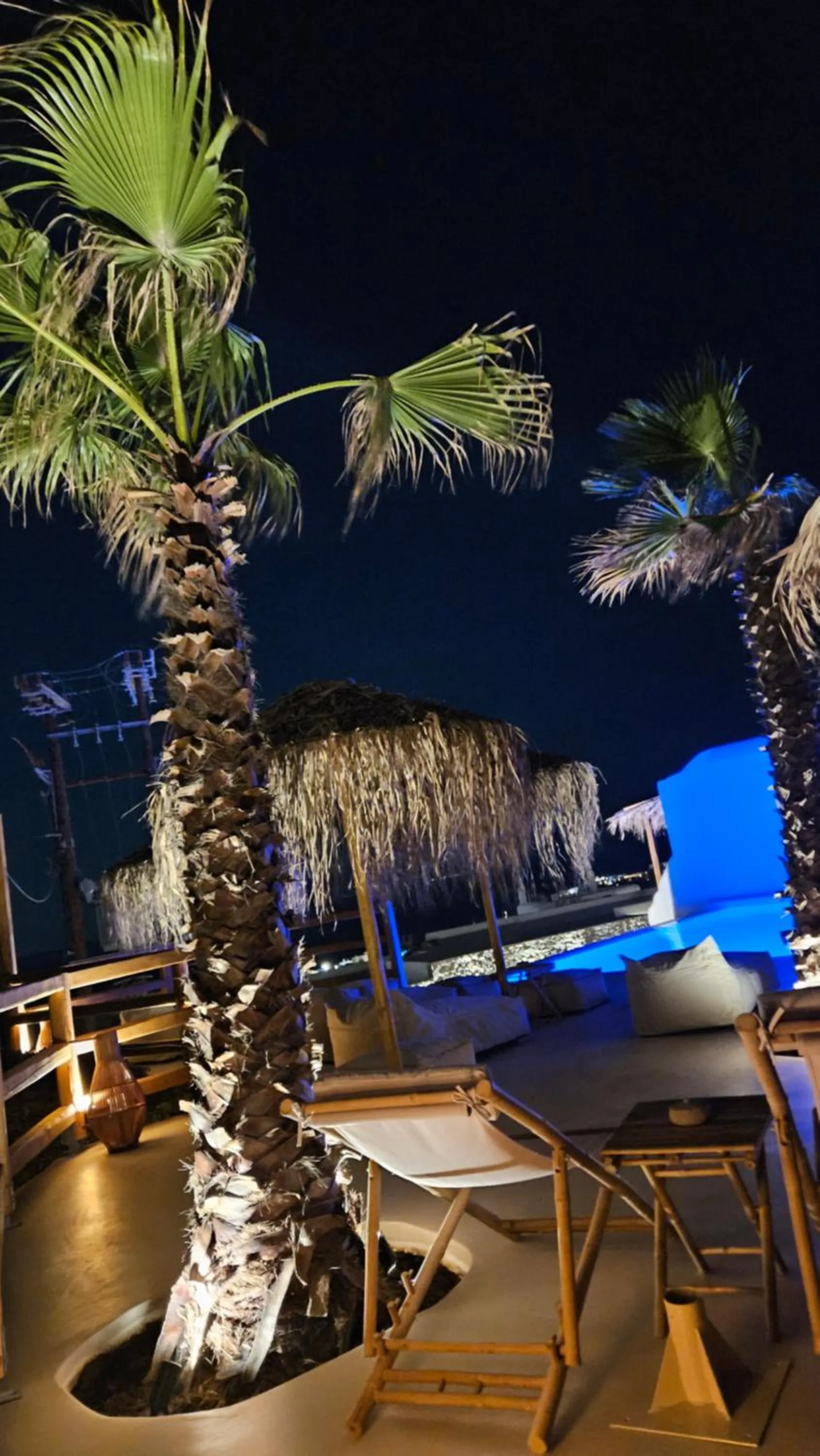 Night in ELLI TROPiCAL LUXURY SUITES SUNSET-INFINITY POOL- SEA SIDE-NEAR CENTER PARKING