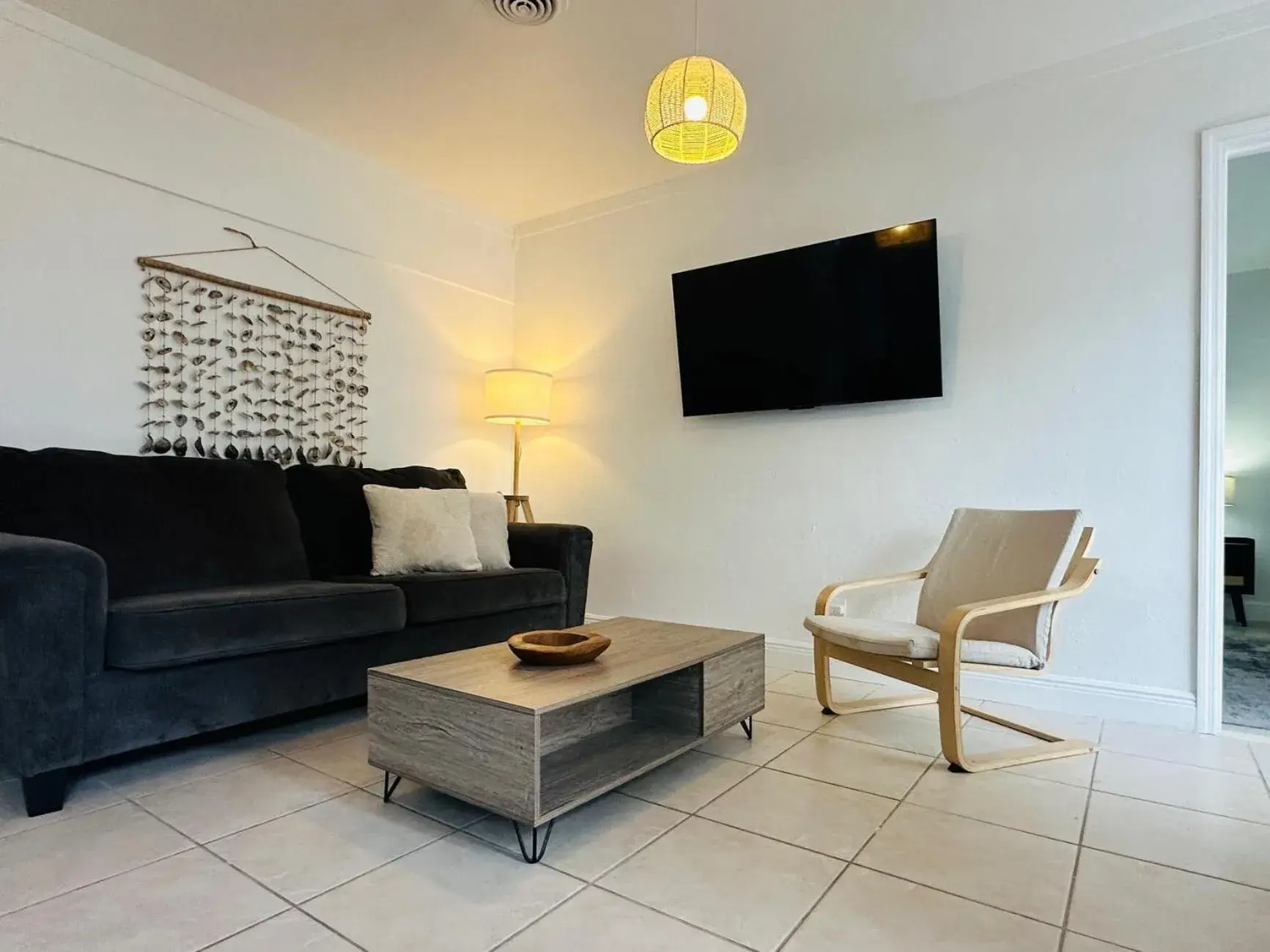 Living room in Wilton Manors Guesthouse Living room in Wilton Manors Guesthouse