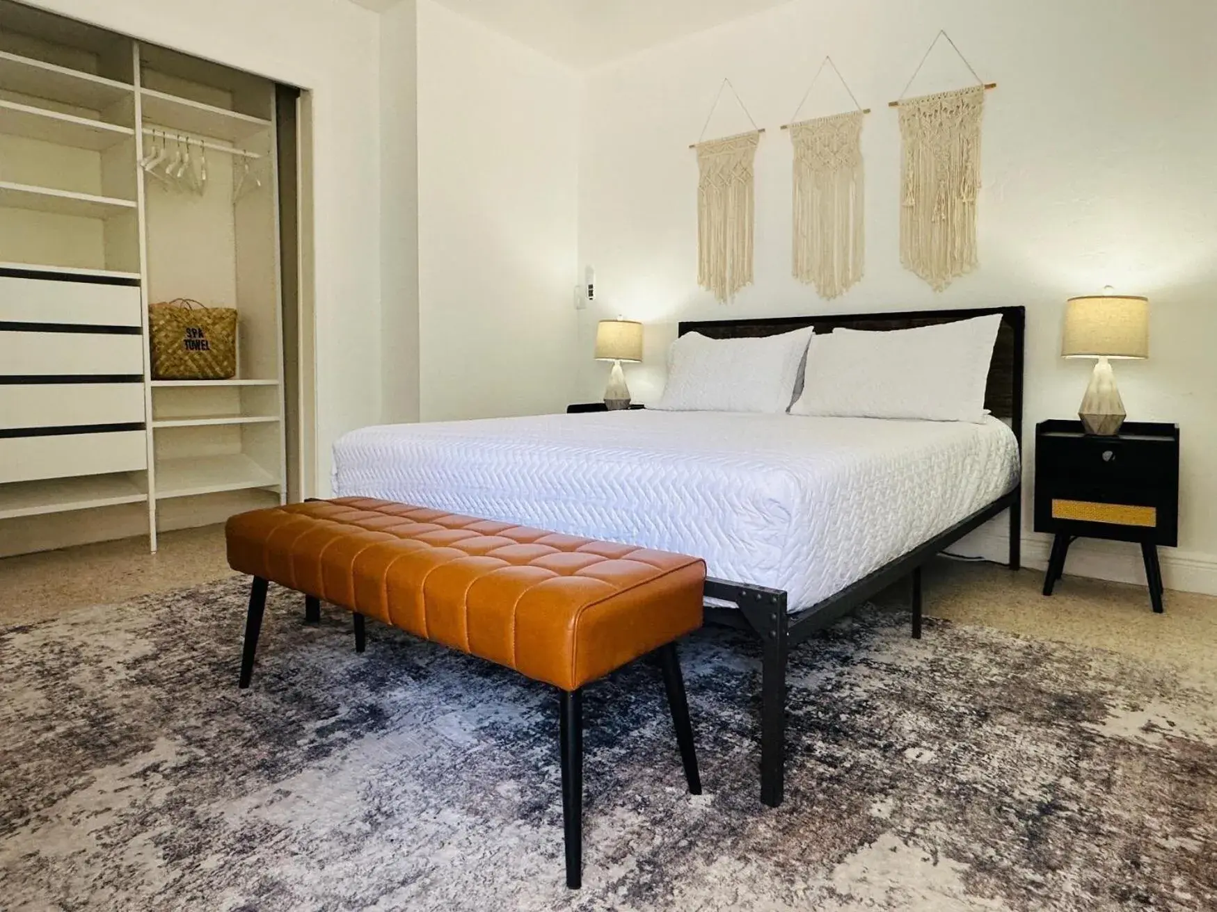 Bedroom, Bed in Wilton Manors Guesthouse Bedroom, Bed in Wilton Manors Guesthouse