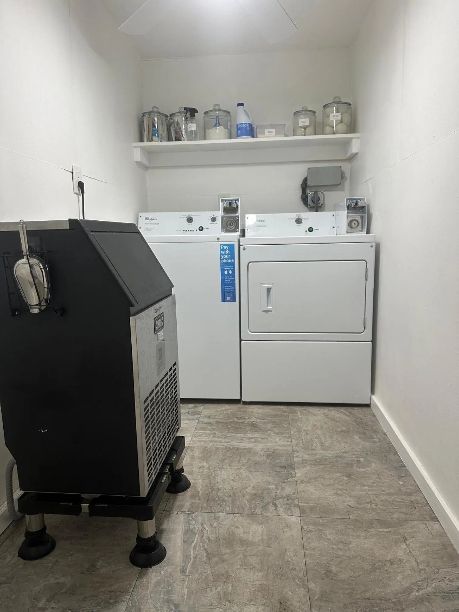 laundry in Wilton Manors Guesthouse