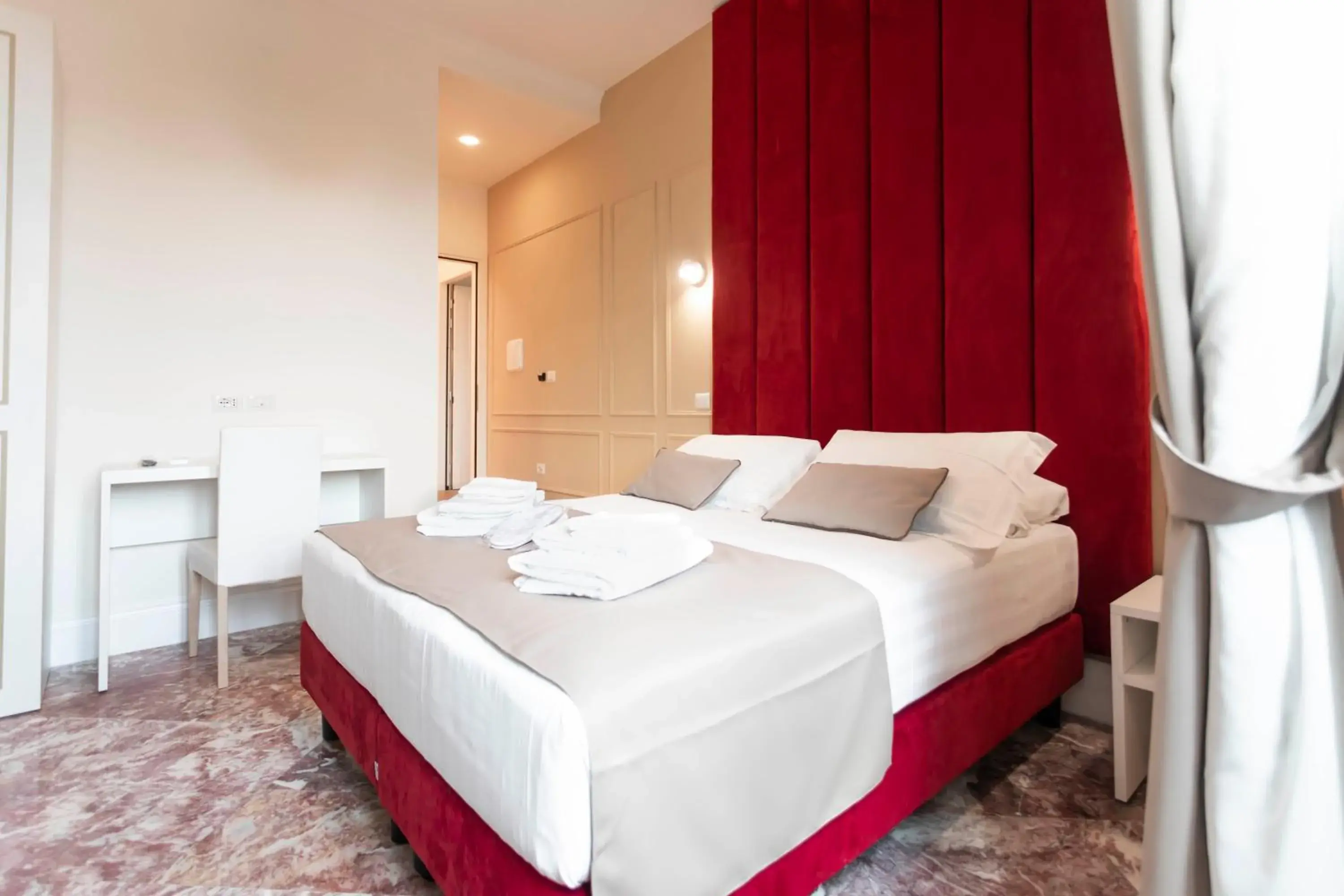 Bed in Flat 285 La Suite Bed in Flat 285 La Suite