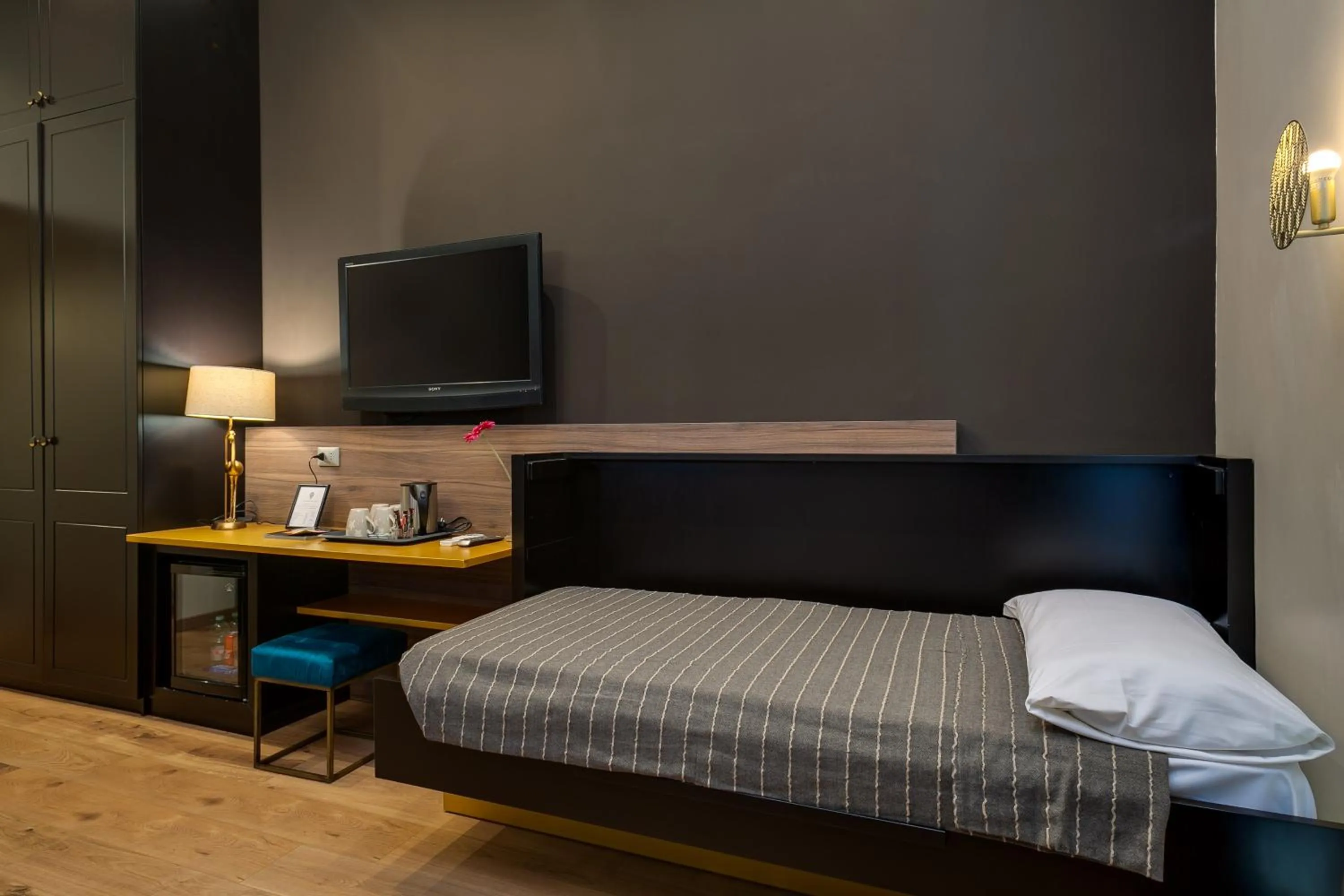 Bed in Flat 285 La Suite