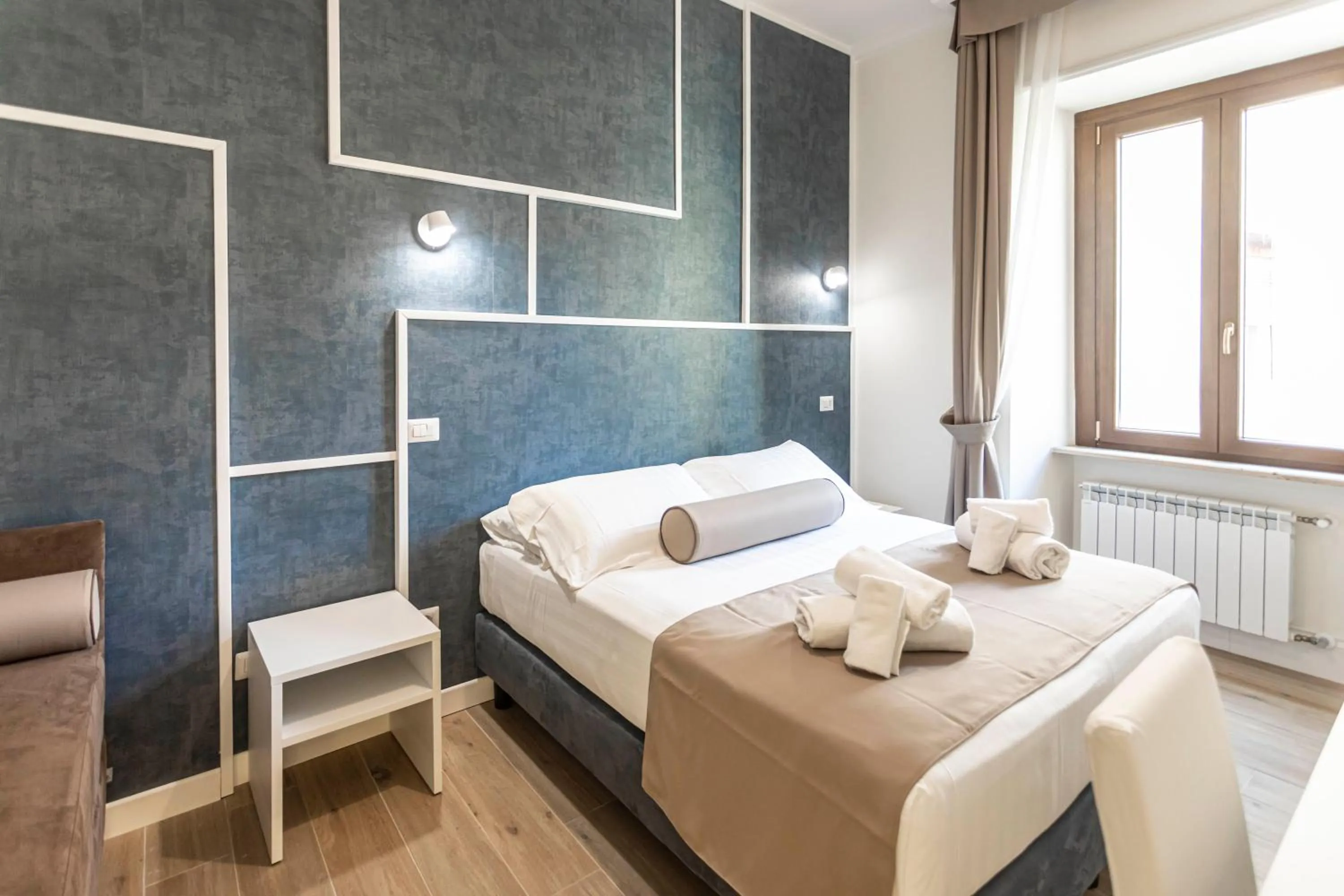 Bed in Flat 285 La Suite