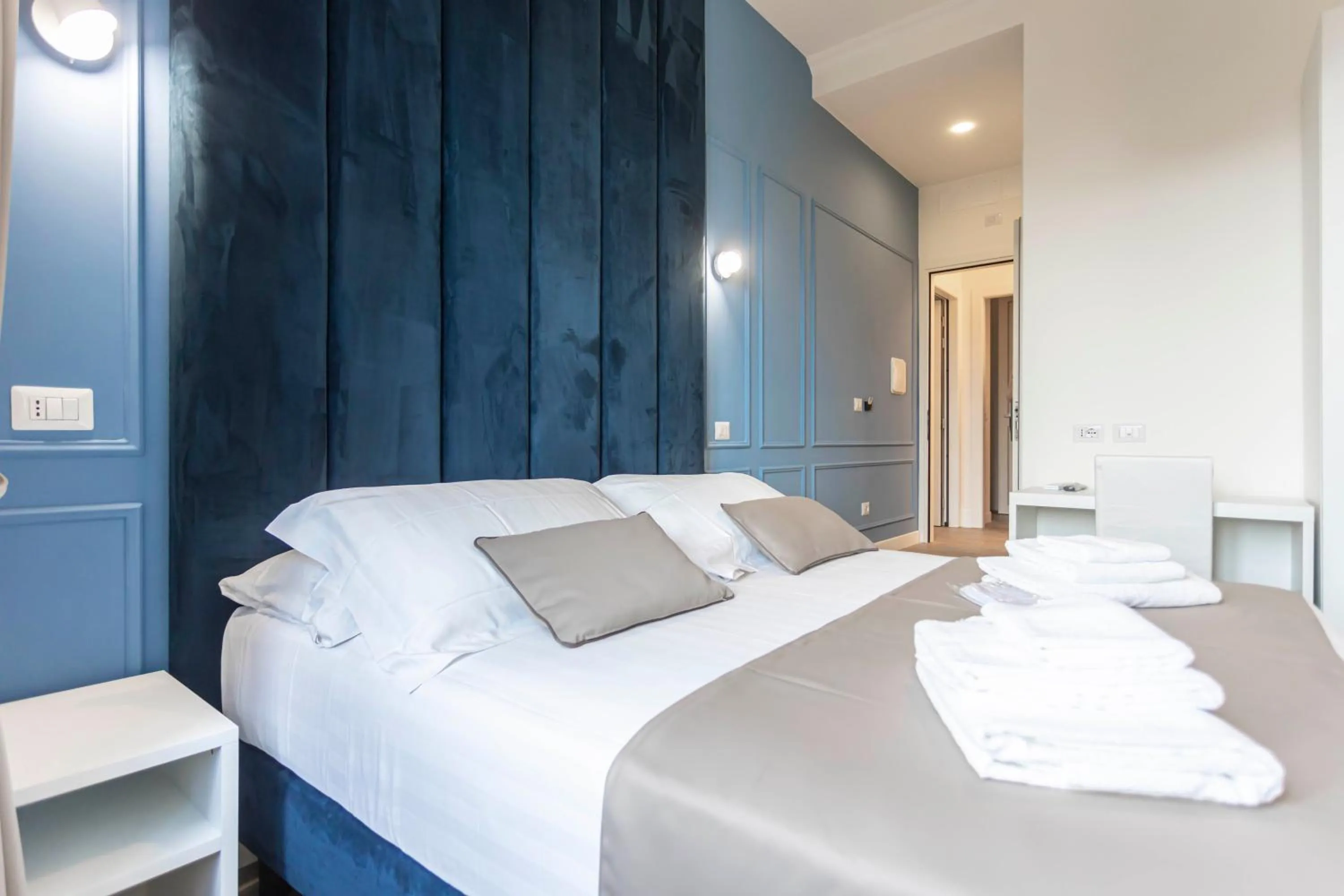 Bed in Flat 285 La Suite