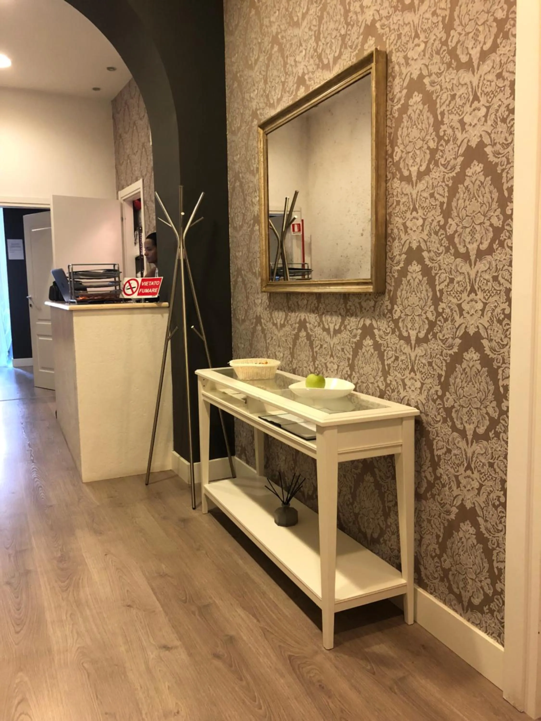 Communal lounge/ TV room in Flat 285 La Suite