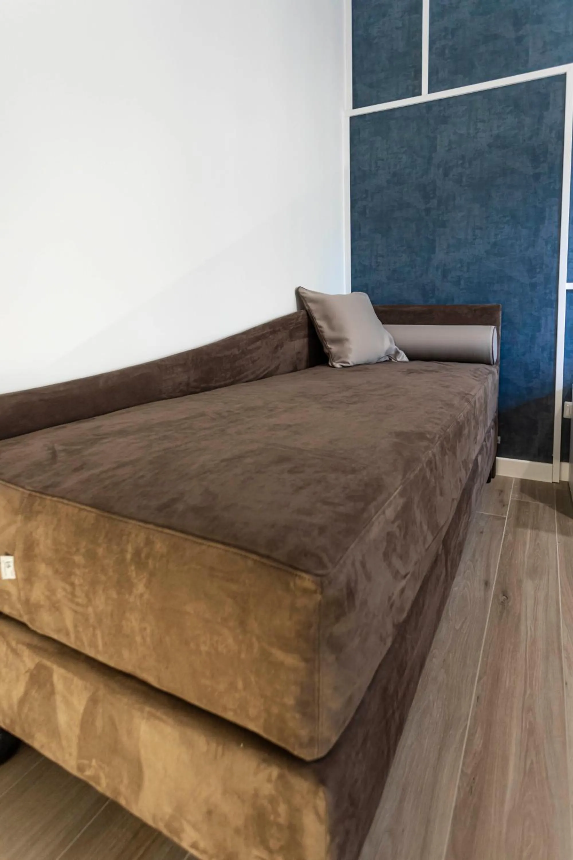 Bed in Flat 285 La Suite