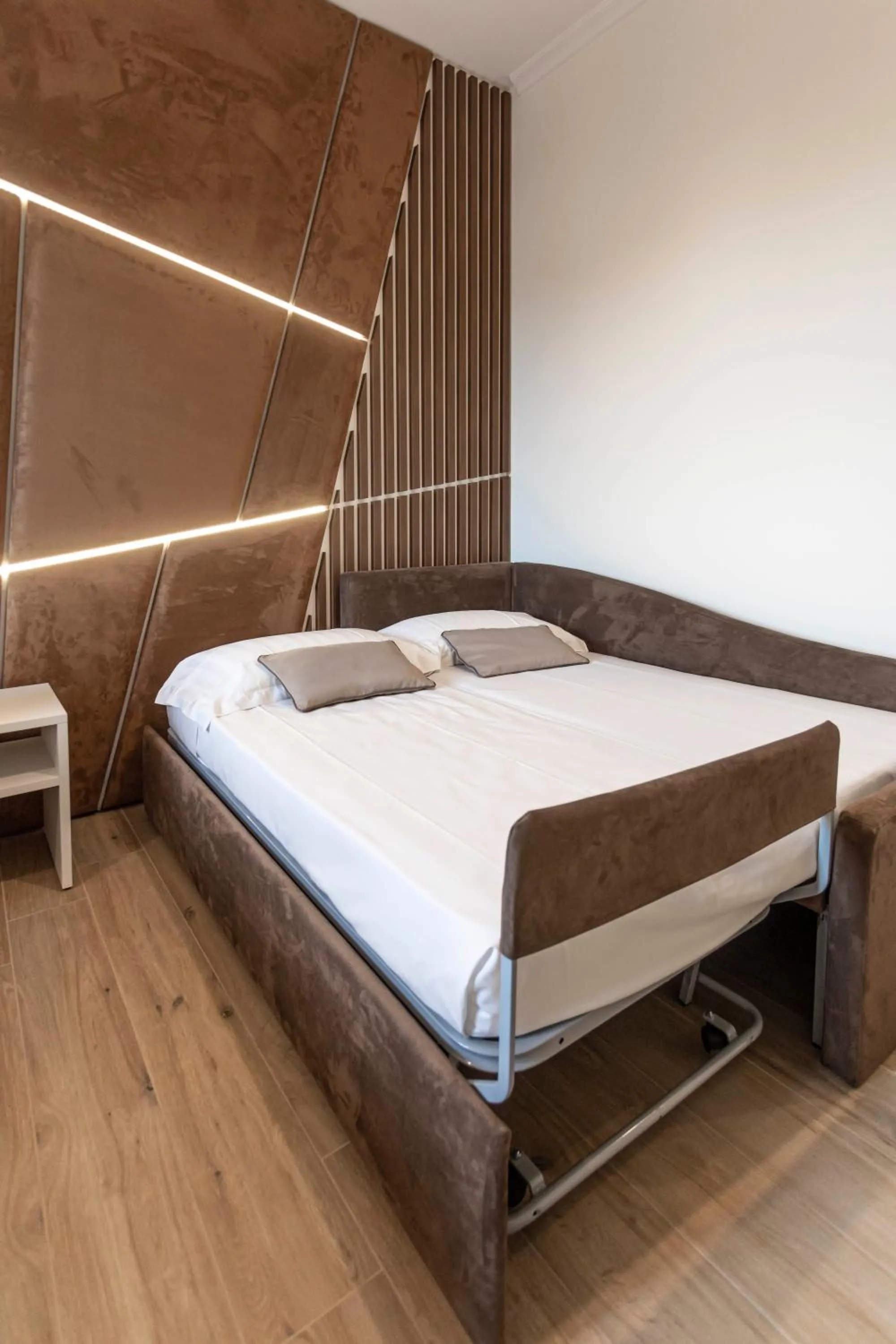 Bed in Flat 285 La Suite