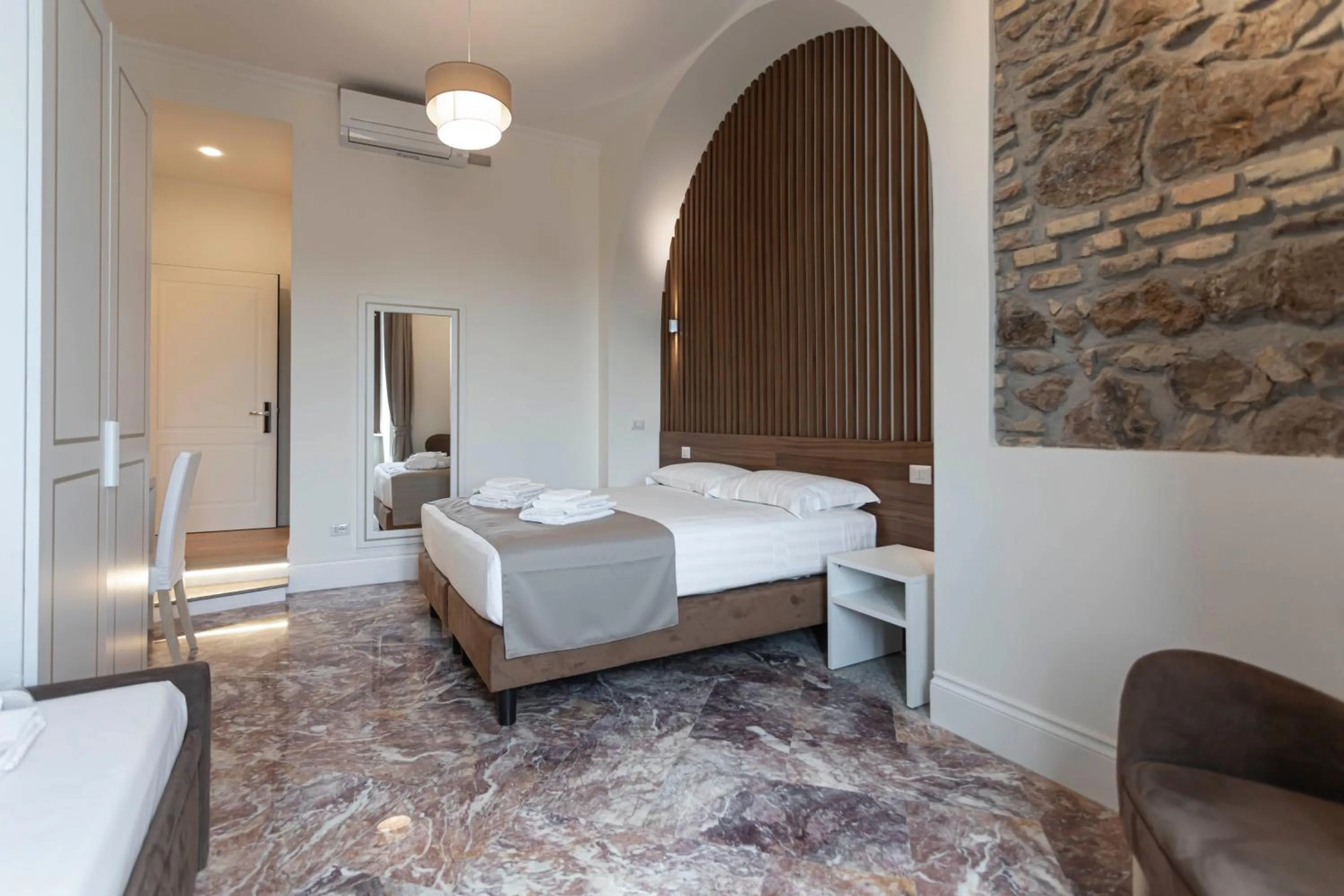 Bed in Flat 285 La Suite