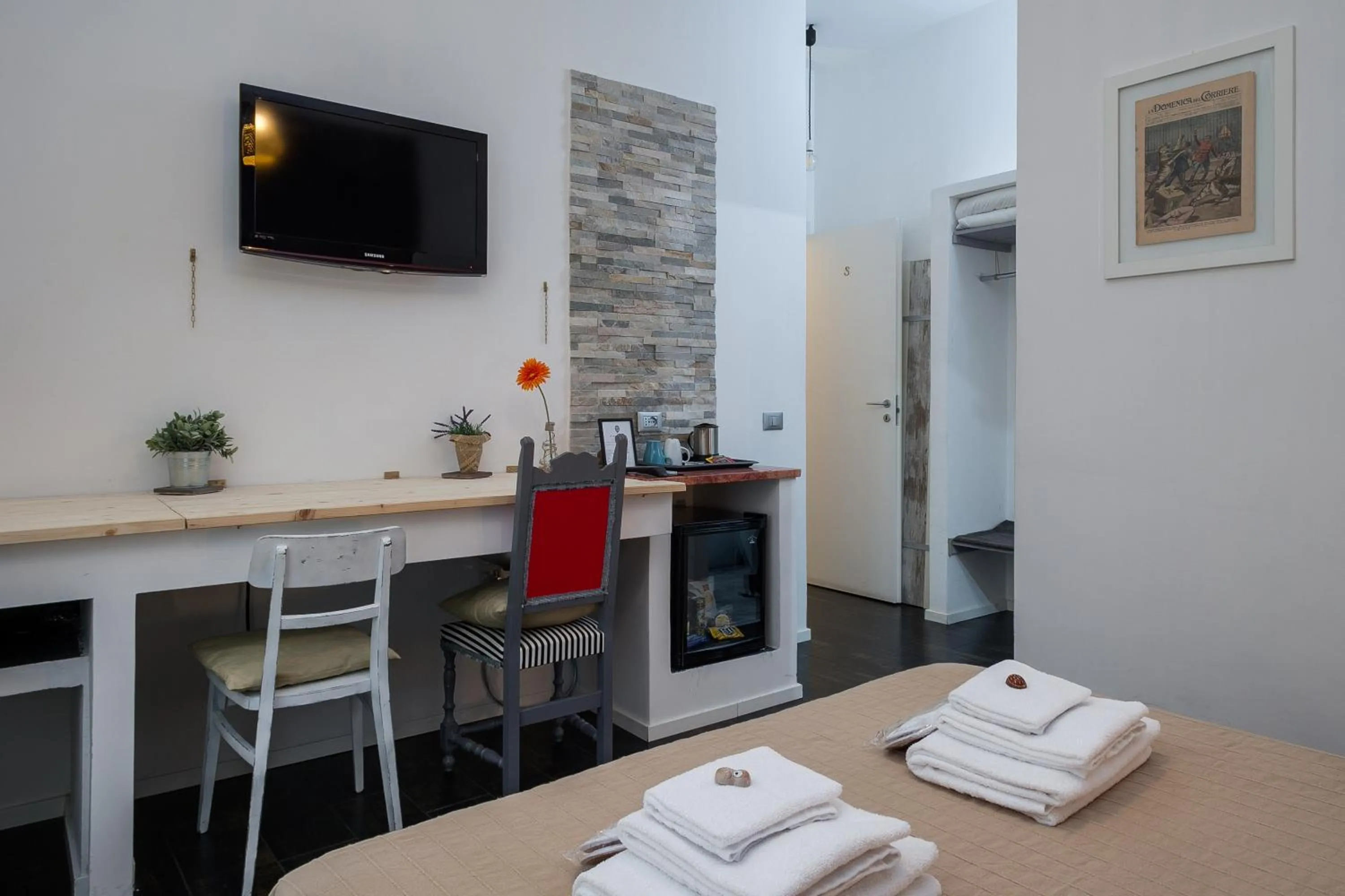 Photo of the whole room in Flat 285 La Suite