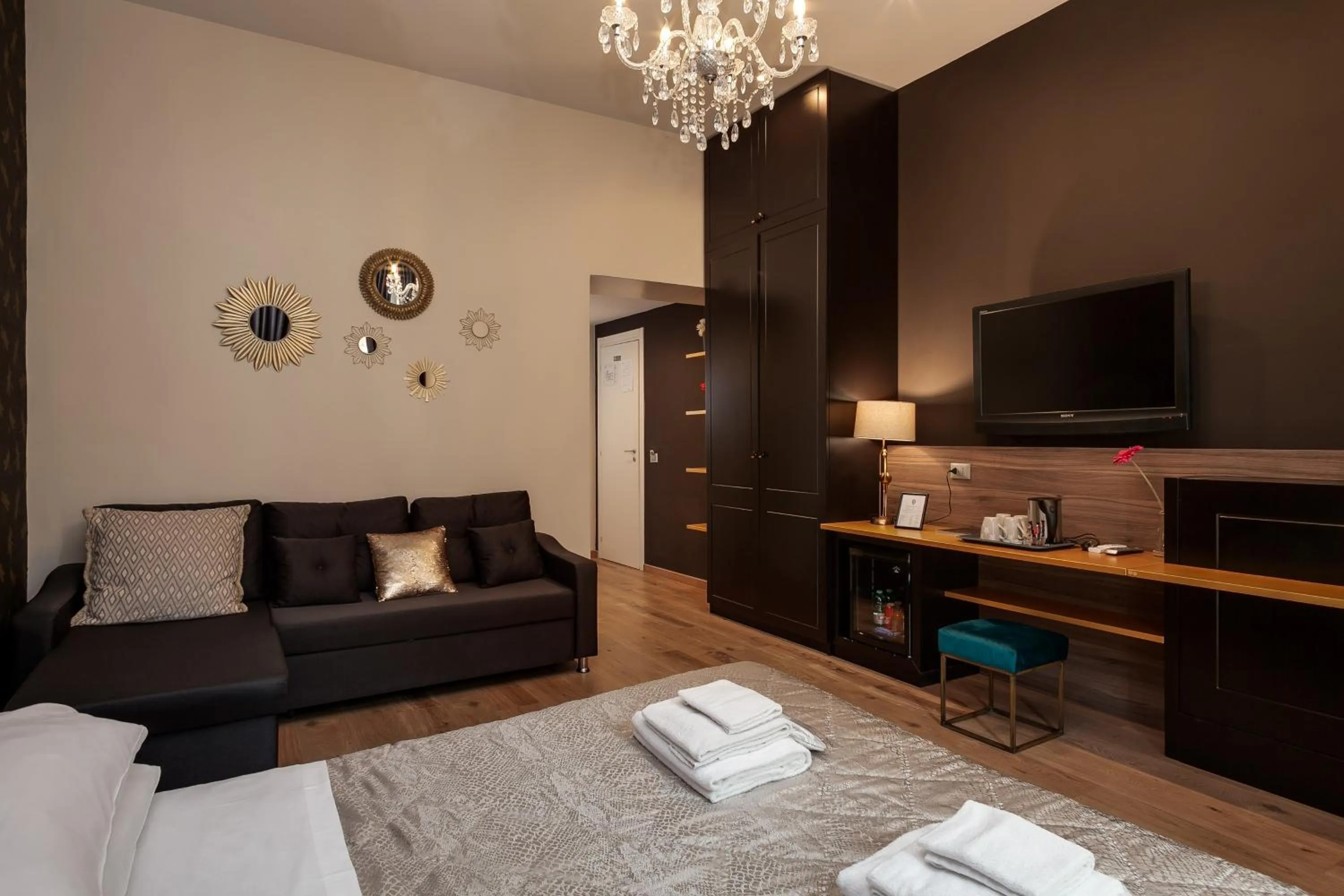 Bed in Flat 285 La Suite