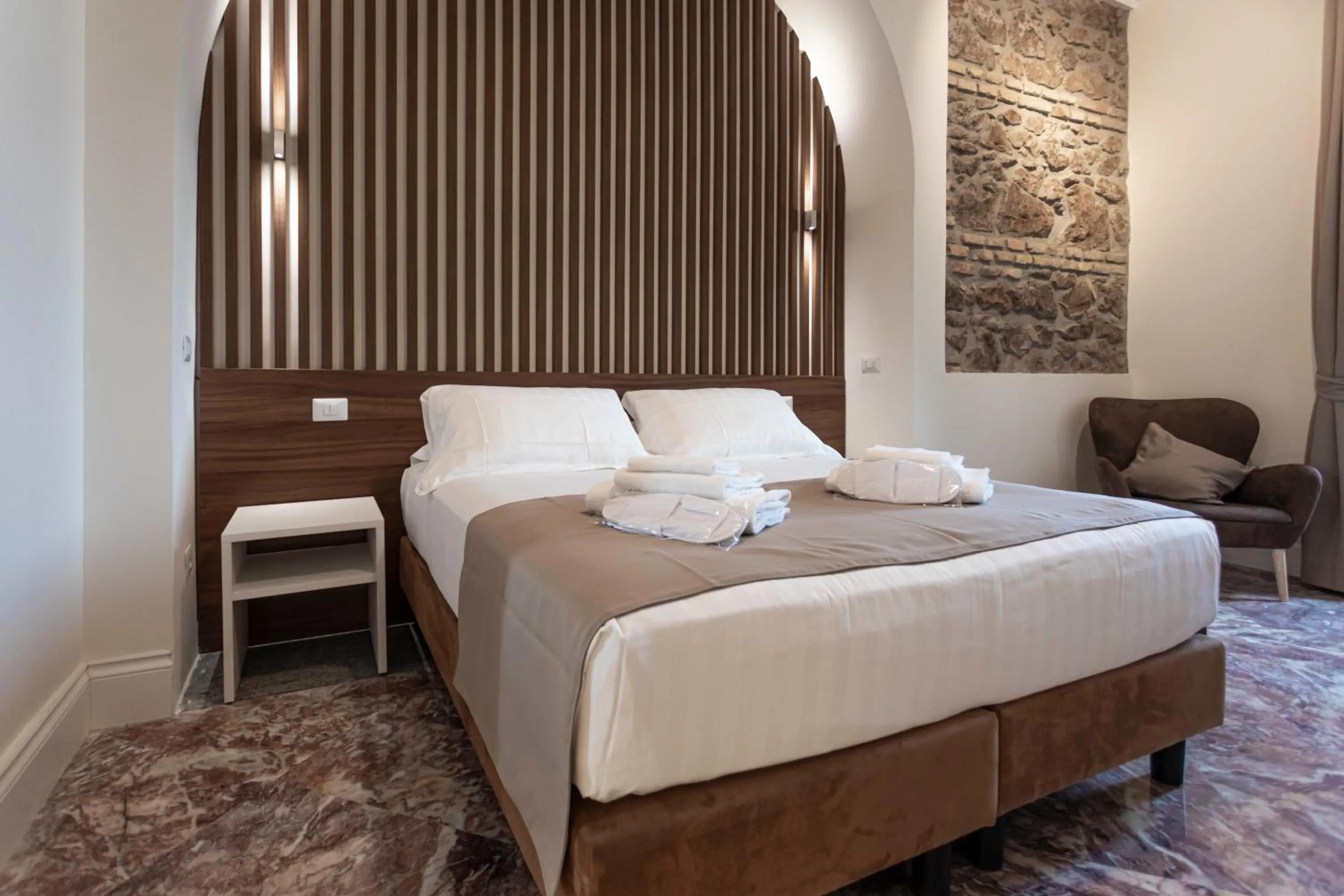 Bed in Flat 285 La Suite