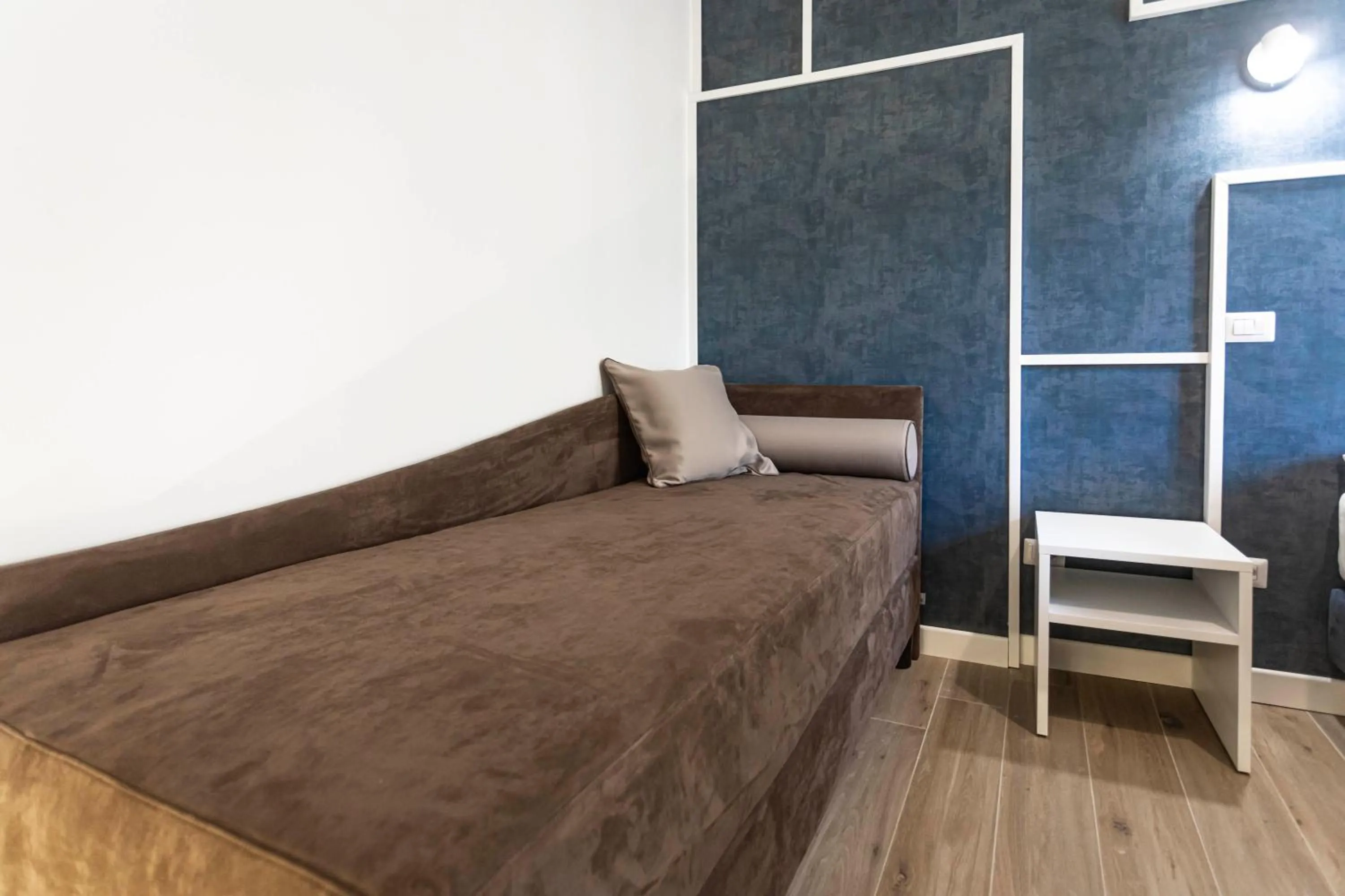 Bed in Flat 285 La Suite