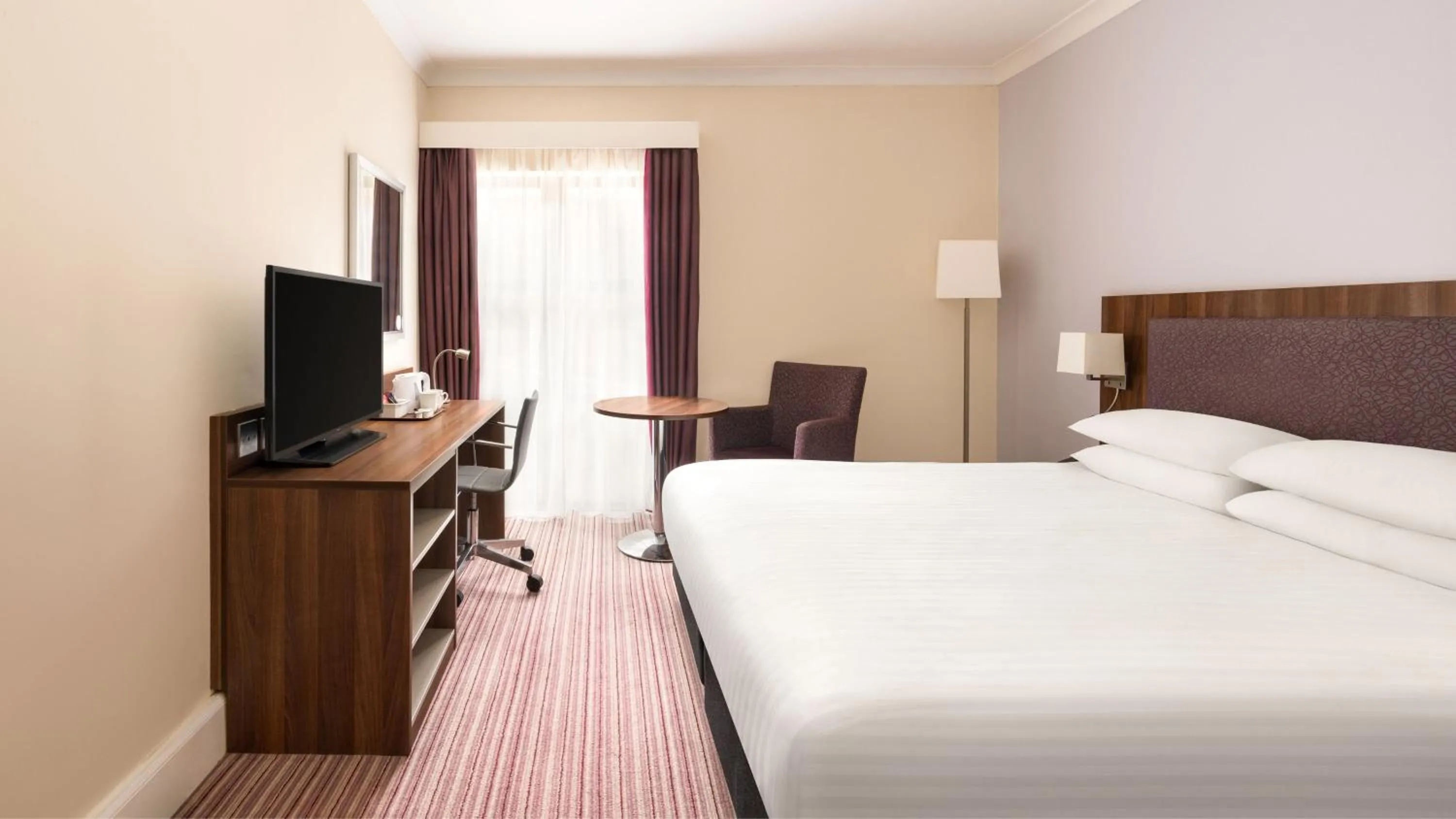 Photo of the whole room, Bed in Holiday Inn Rotherham-Sheffield M1,Jct.33 by IHG