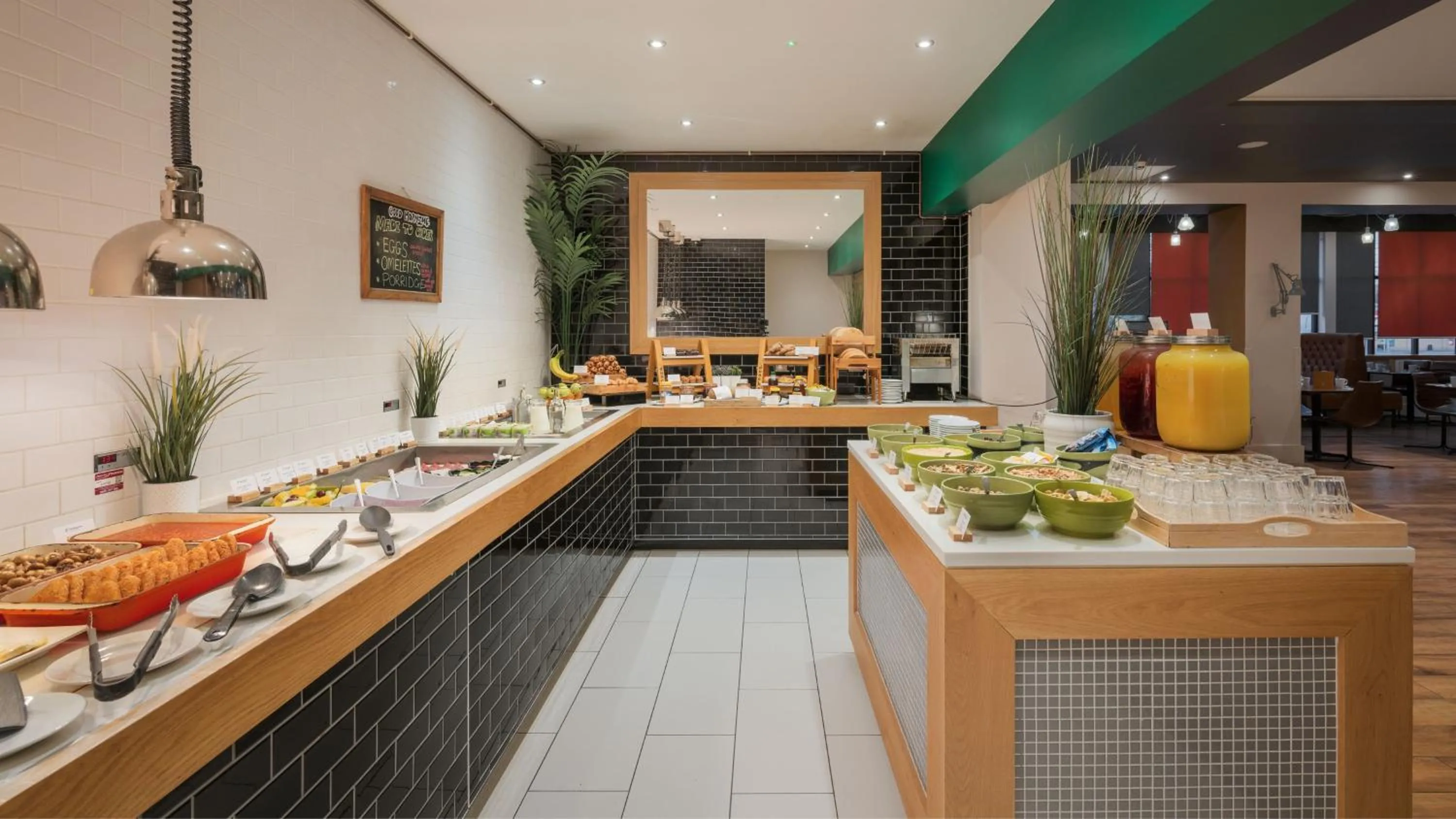 Breakfast in Holiday Inn Rotherham-Sheffield M1,Jct.33 by IHG