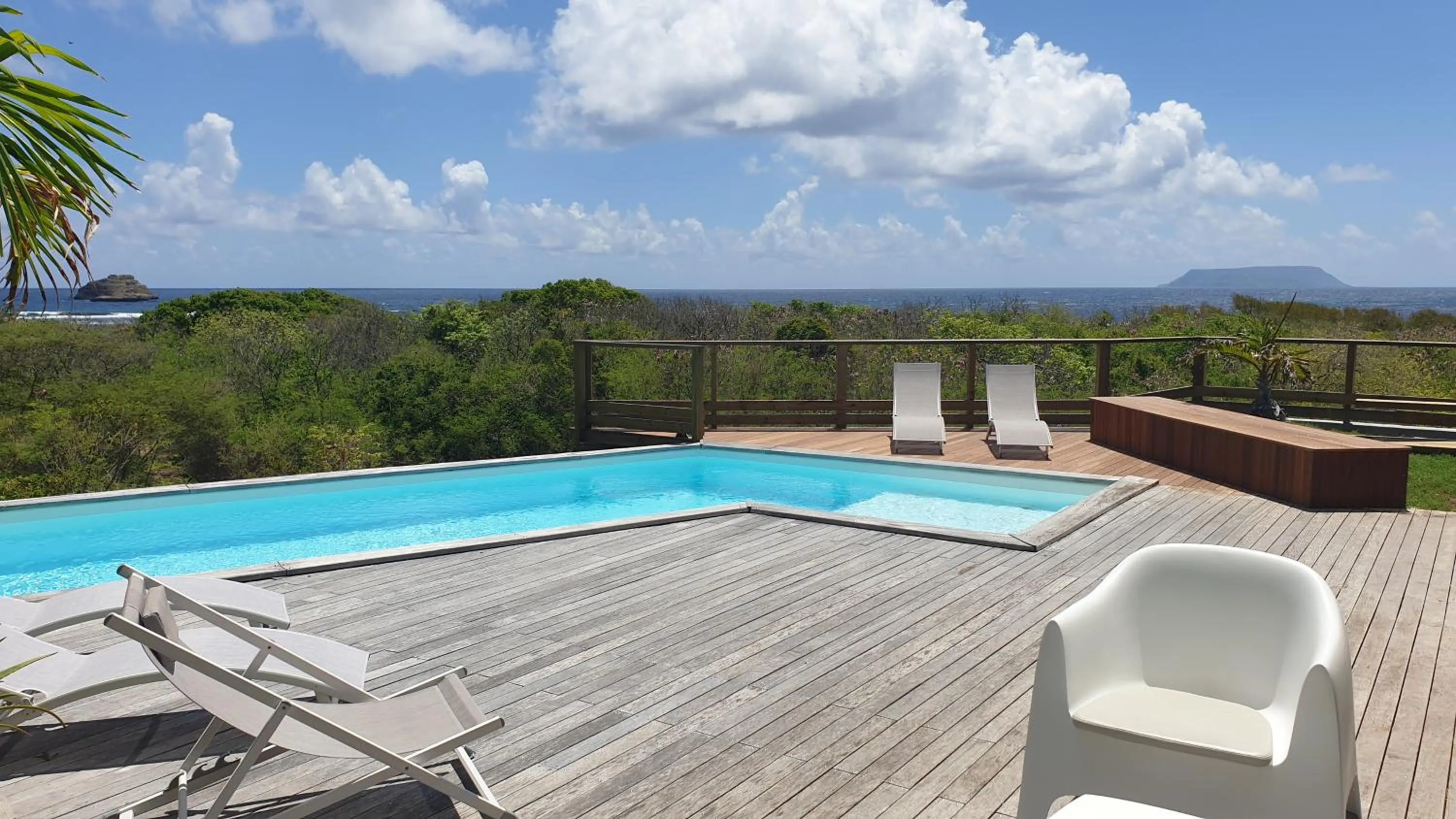 Swimming pool in Villa Tarare