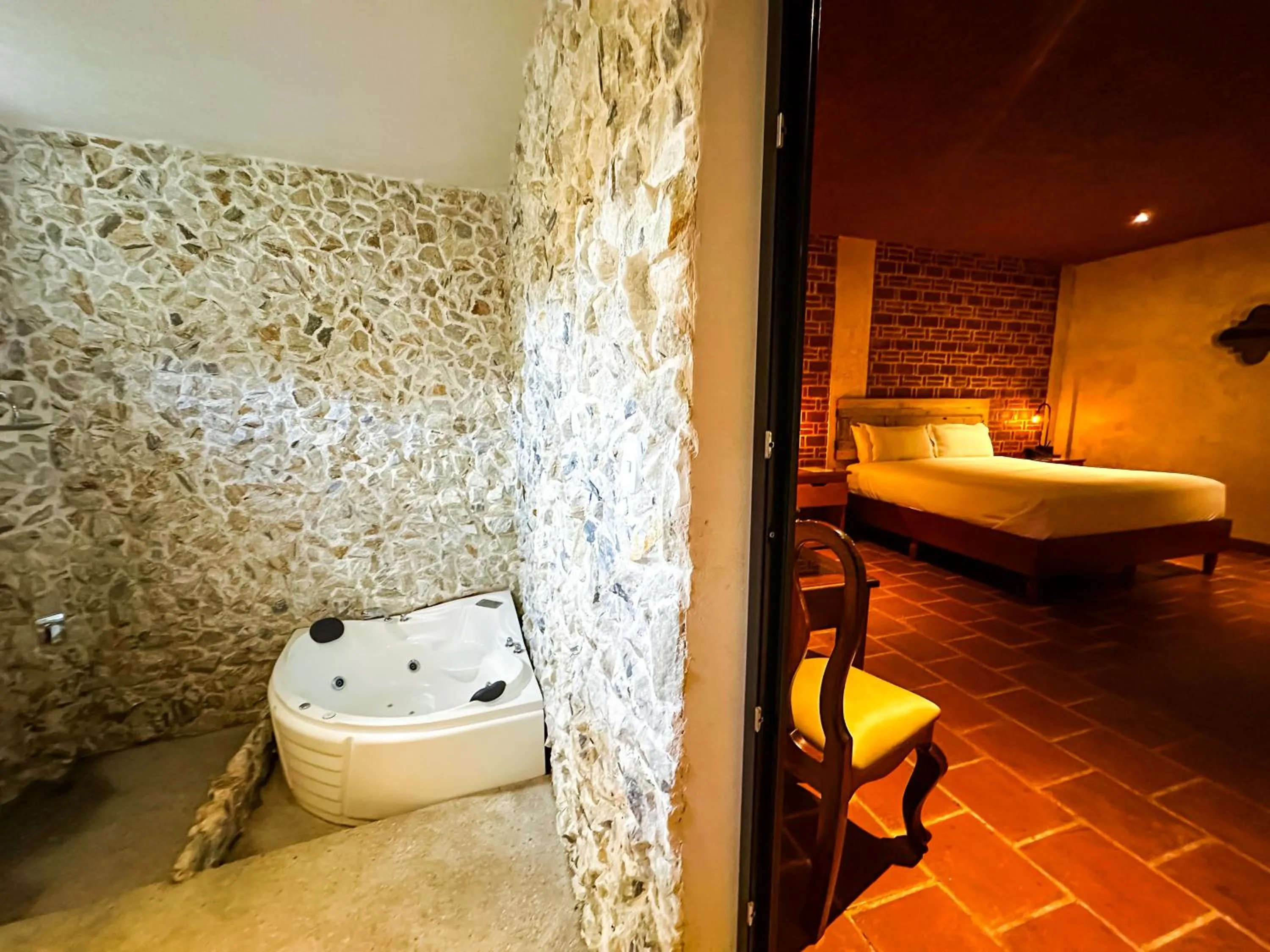 Hot Tub in Le Suisse Spa