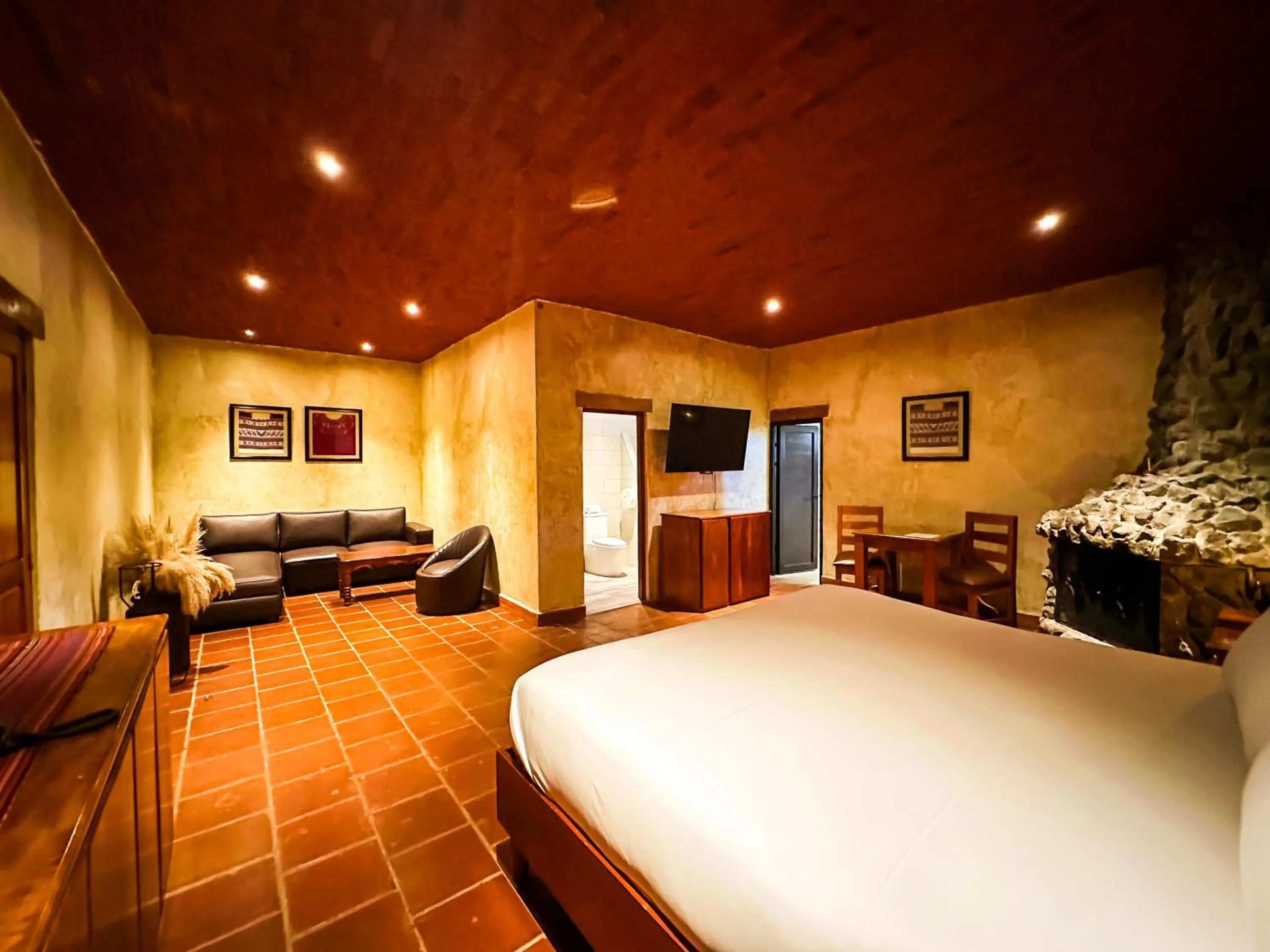 TV and multimedia, Bed in Le Suisse Spa