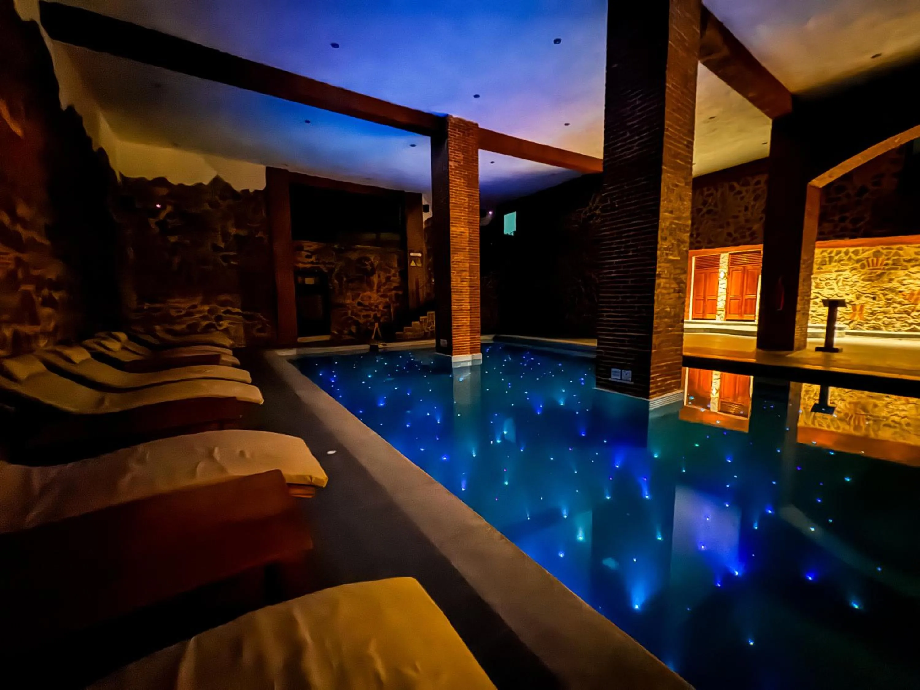 Pool view in Le Suisse Spa