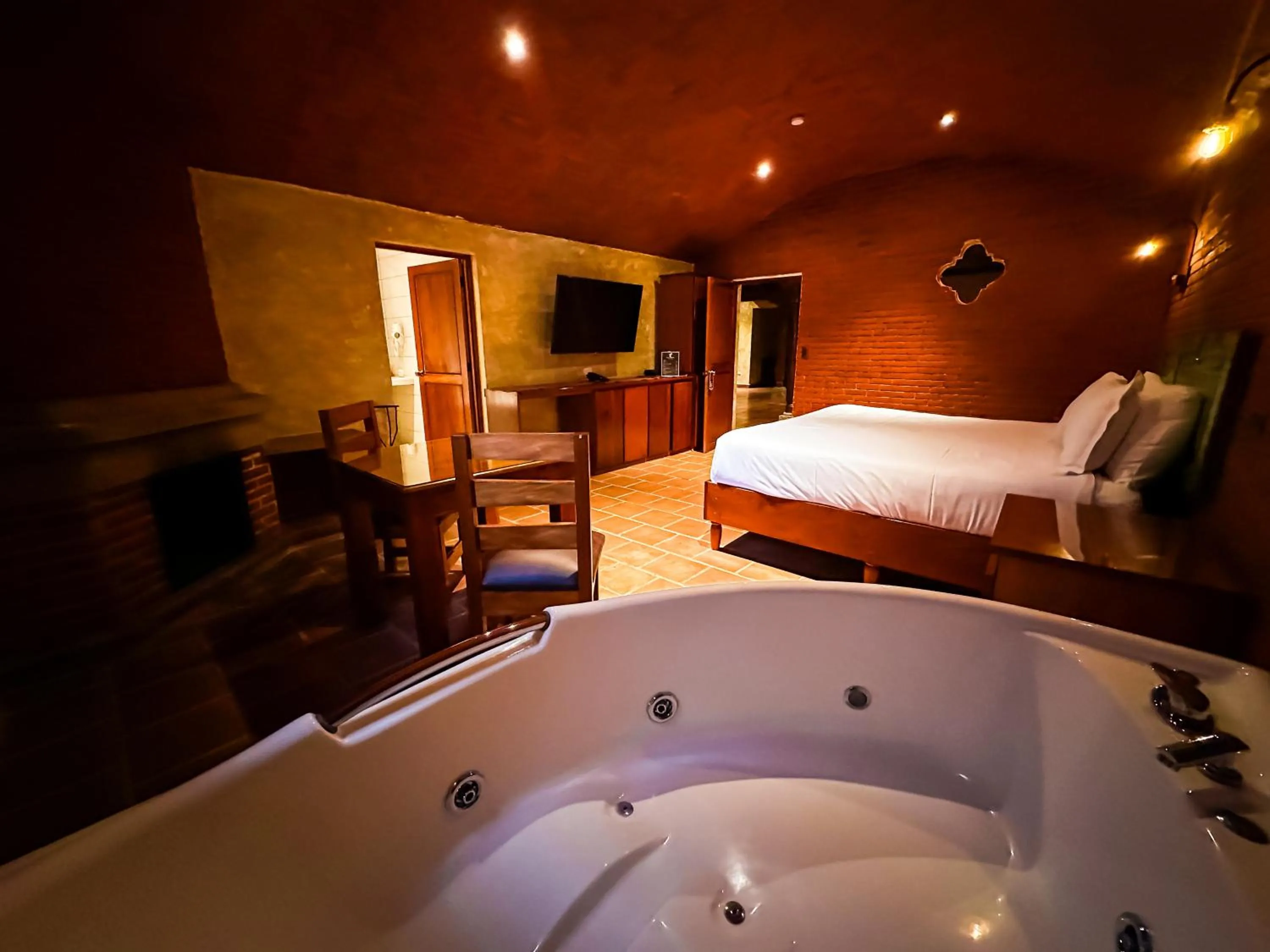 Bedroom, Bed in Le Suisse Spa