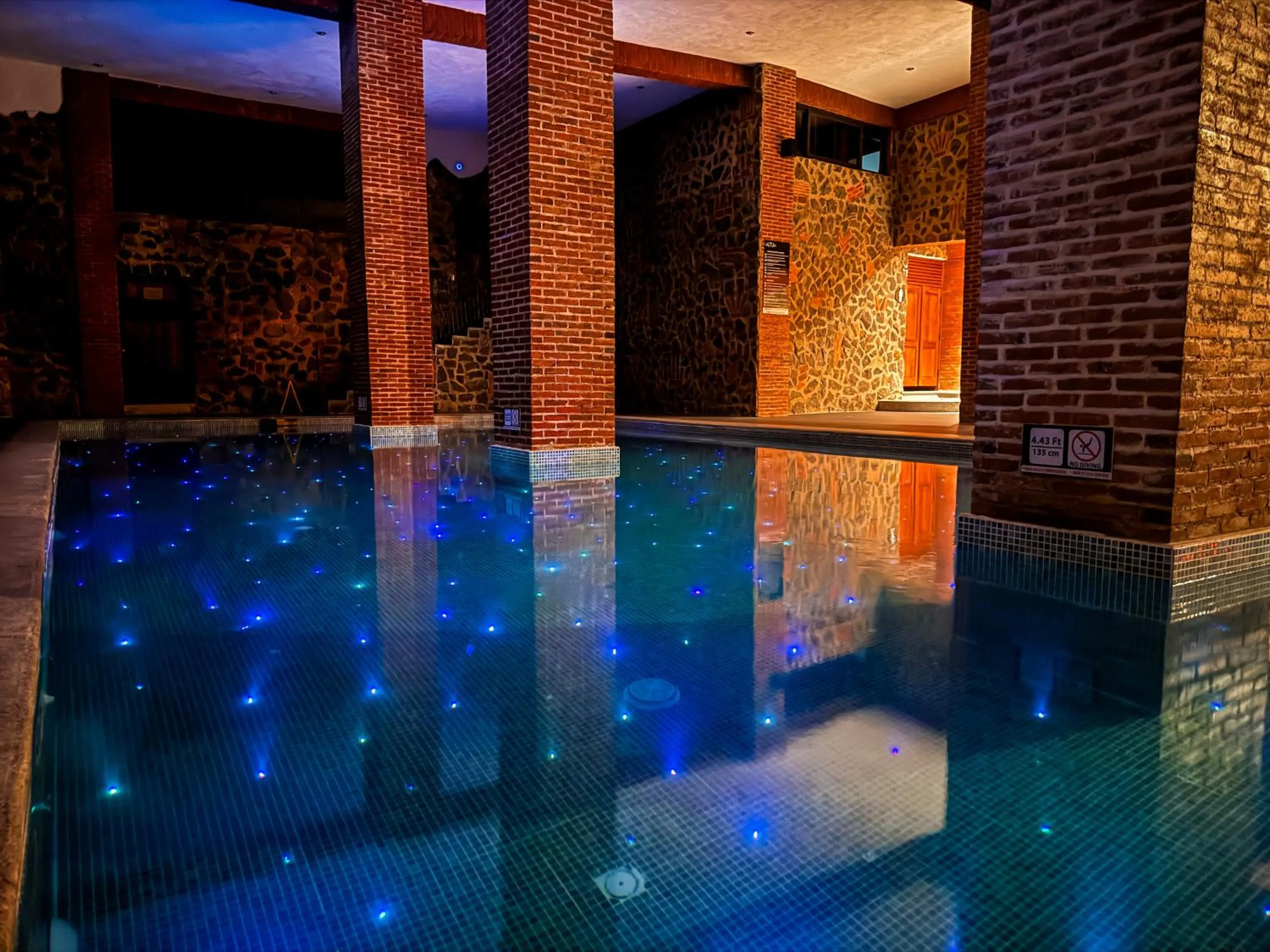 Pool view in Le Suisse Spa