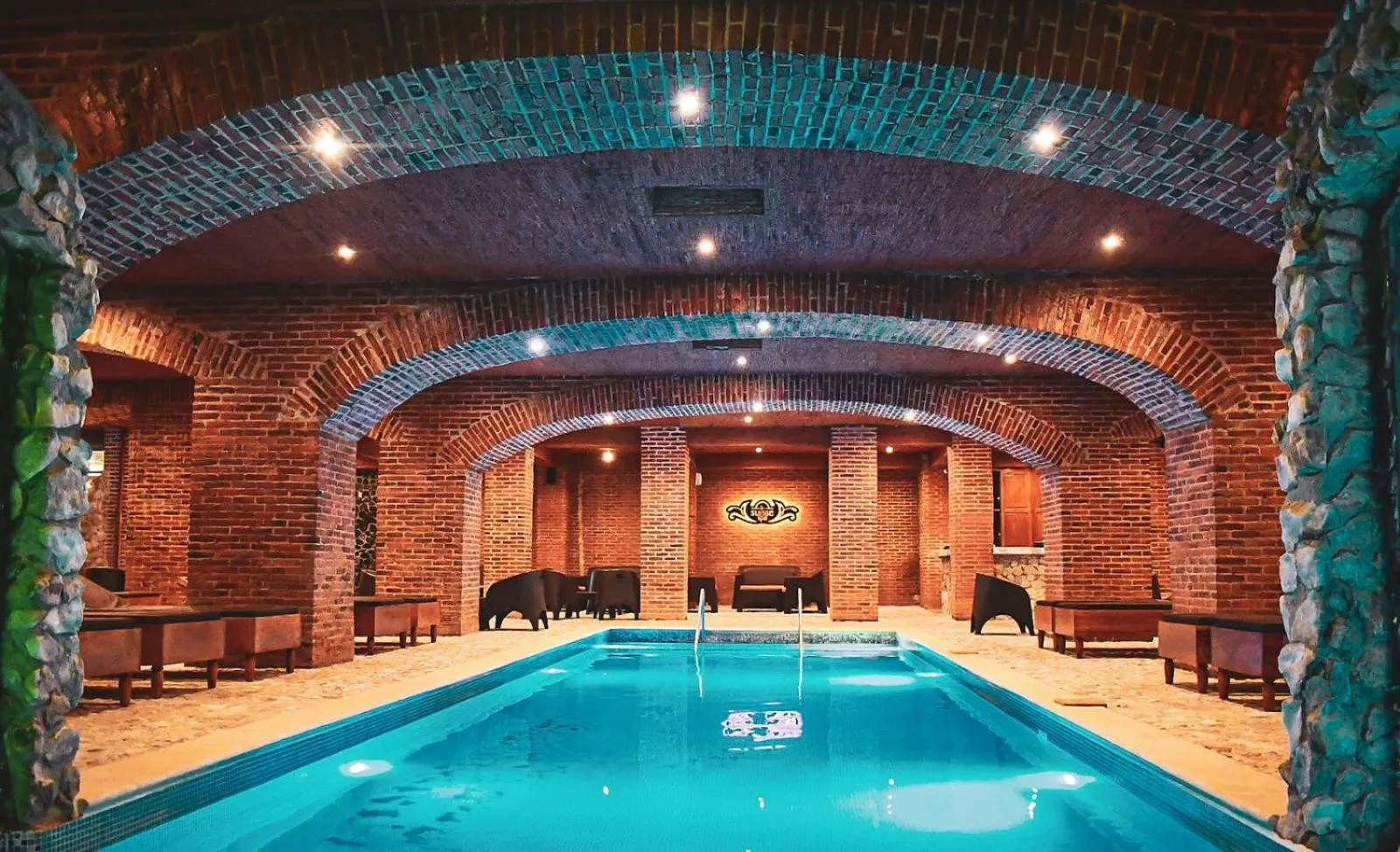 Hot Spring Bath in Le Suisse Spa