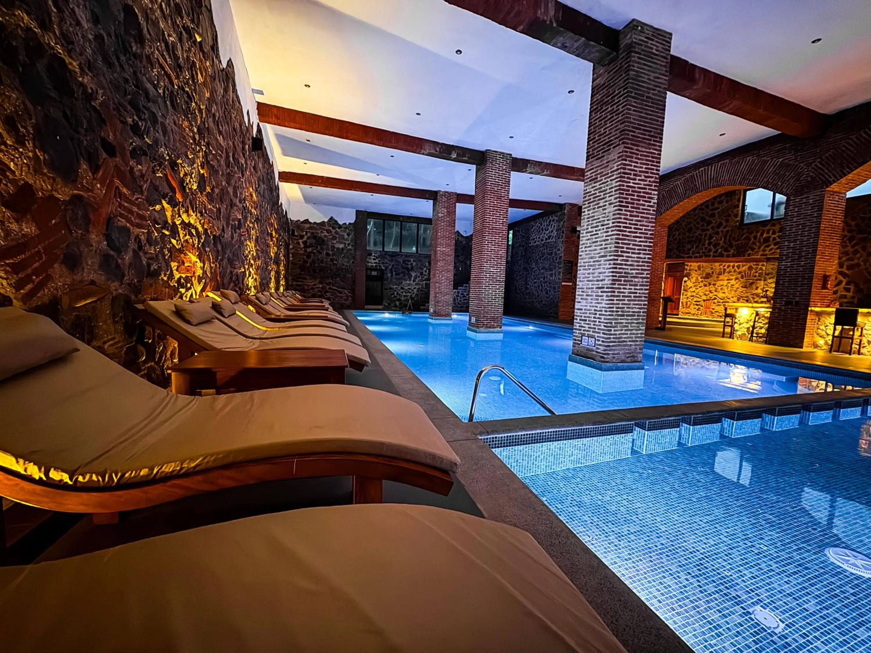 Pool view in Le Suisse Spa