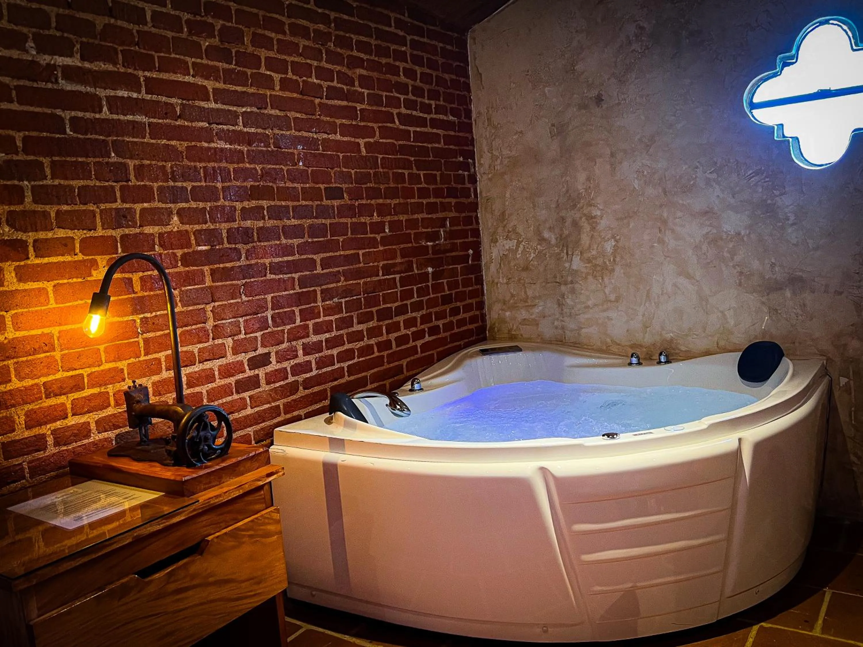 Hot Tub in Le Suisse Spa