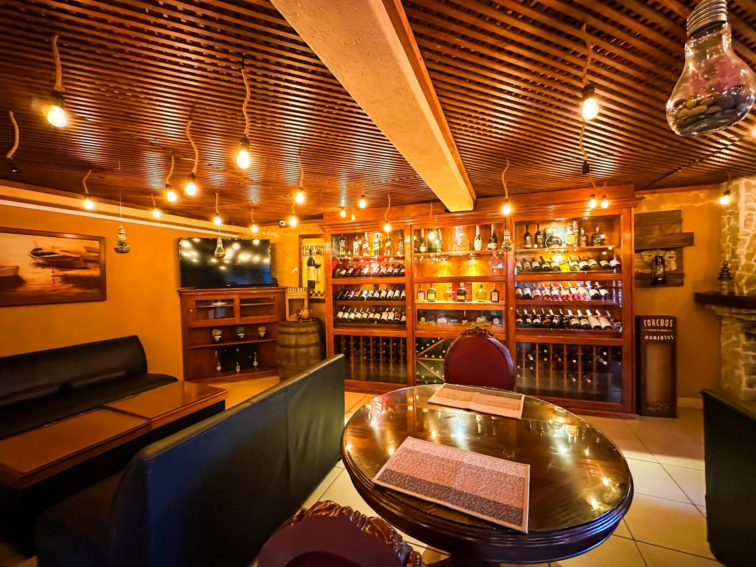 Restaurant/places to eat in Le Suisse Spa
