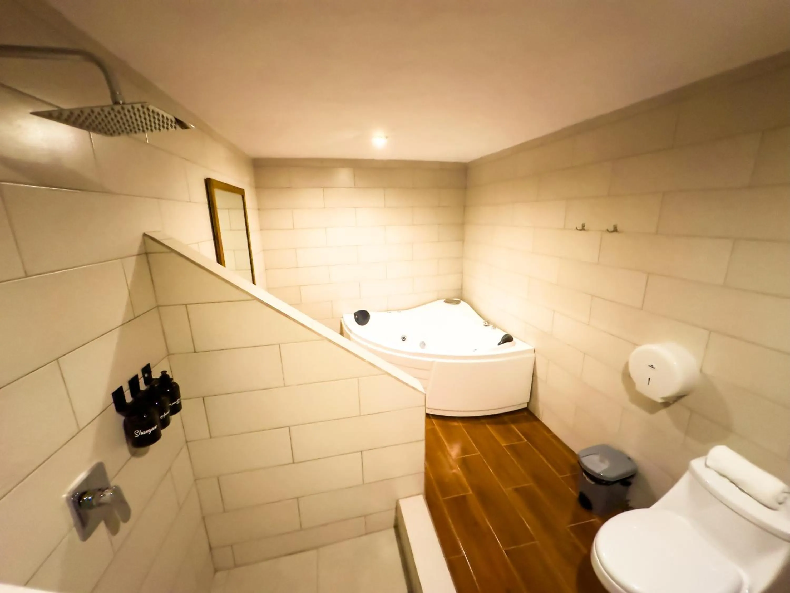 Shower in Le Suisse Spa