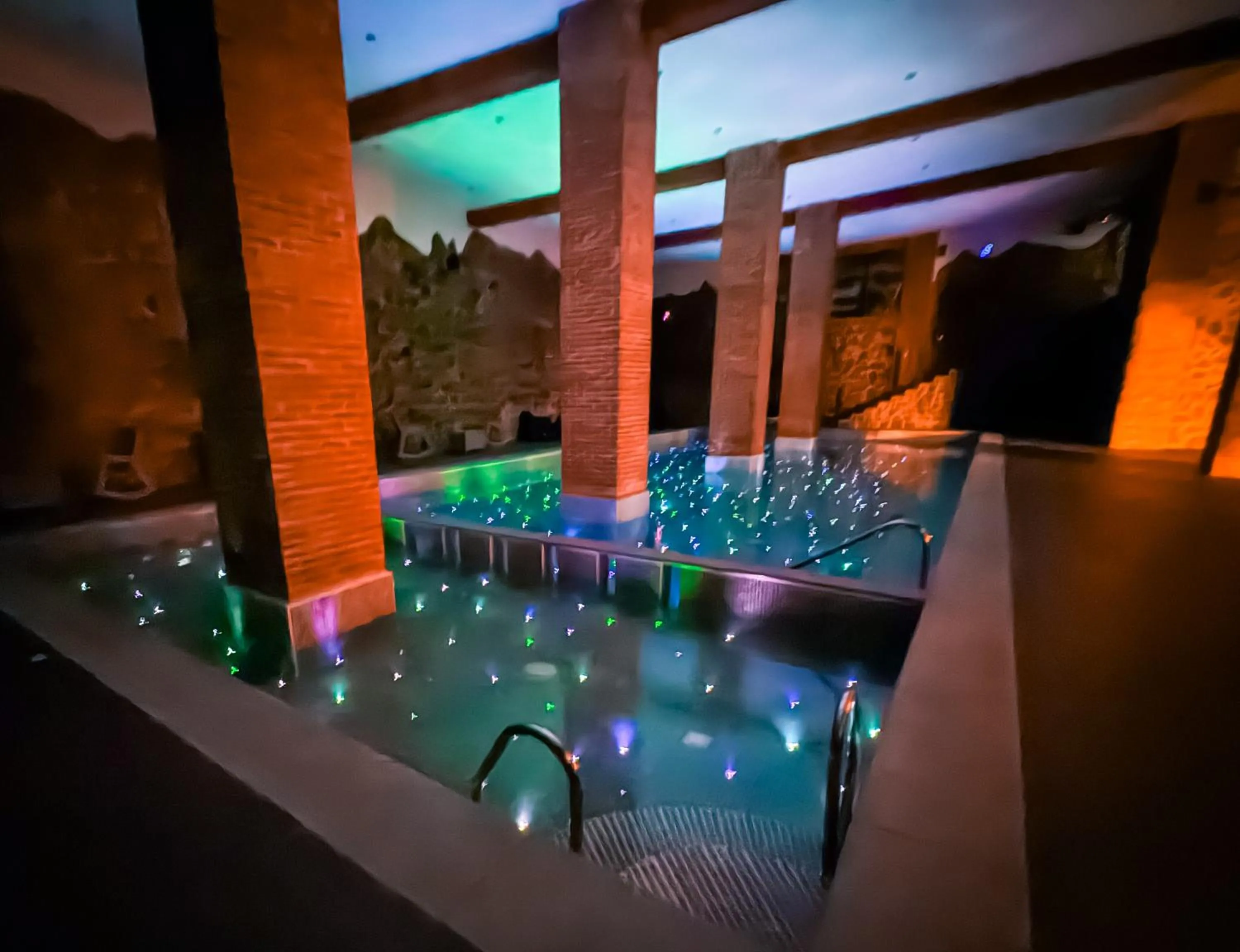Swimming pool in Le Suisse Spa