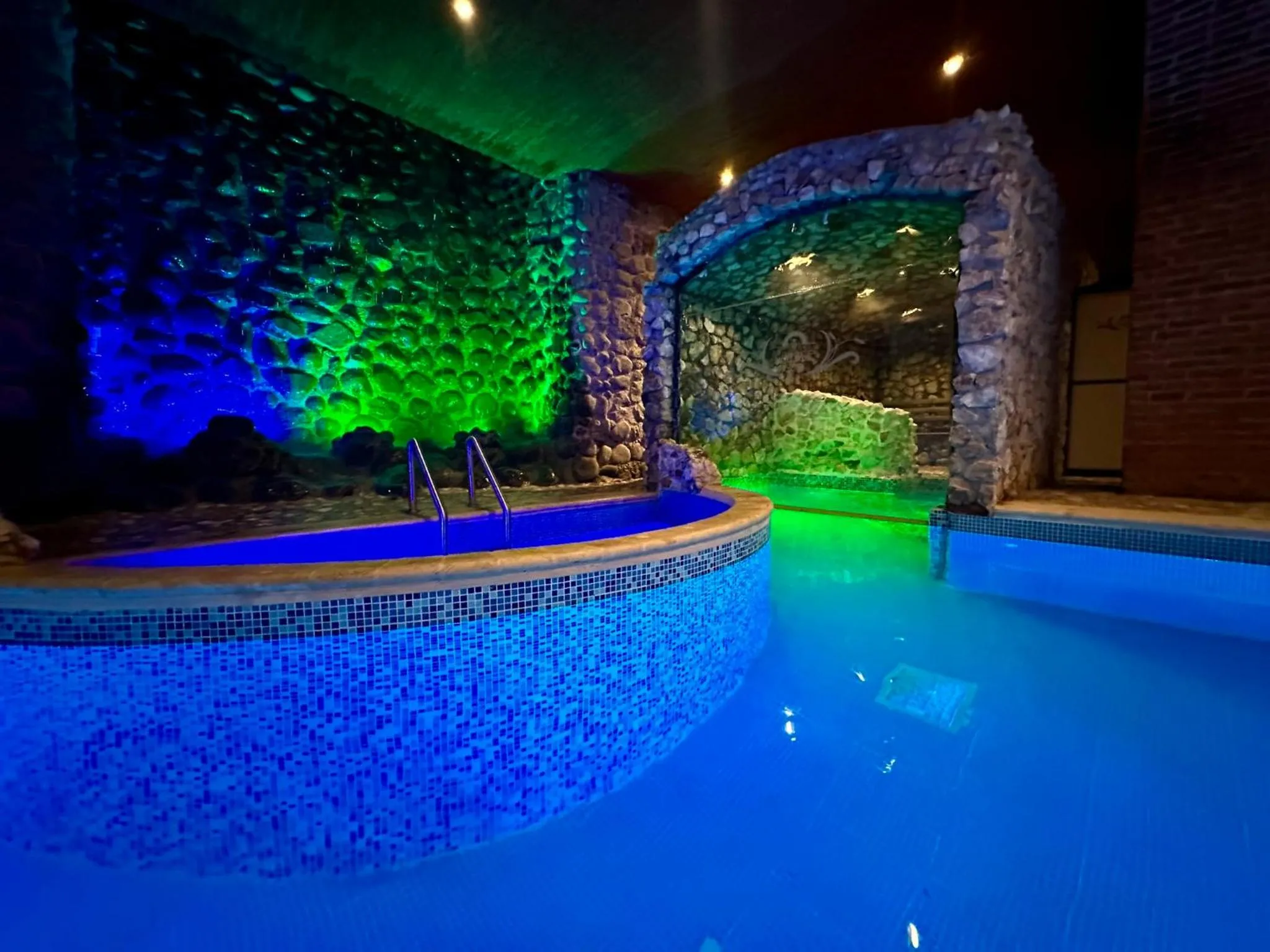 Night in Le Suisse Spa