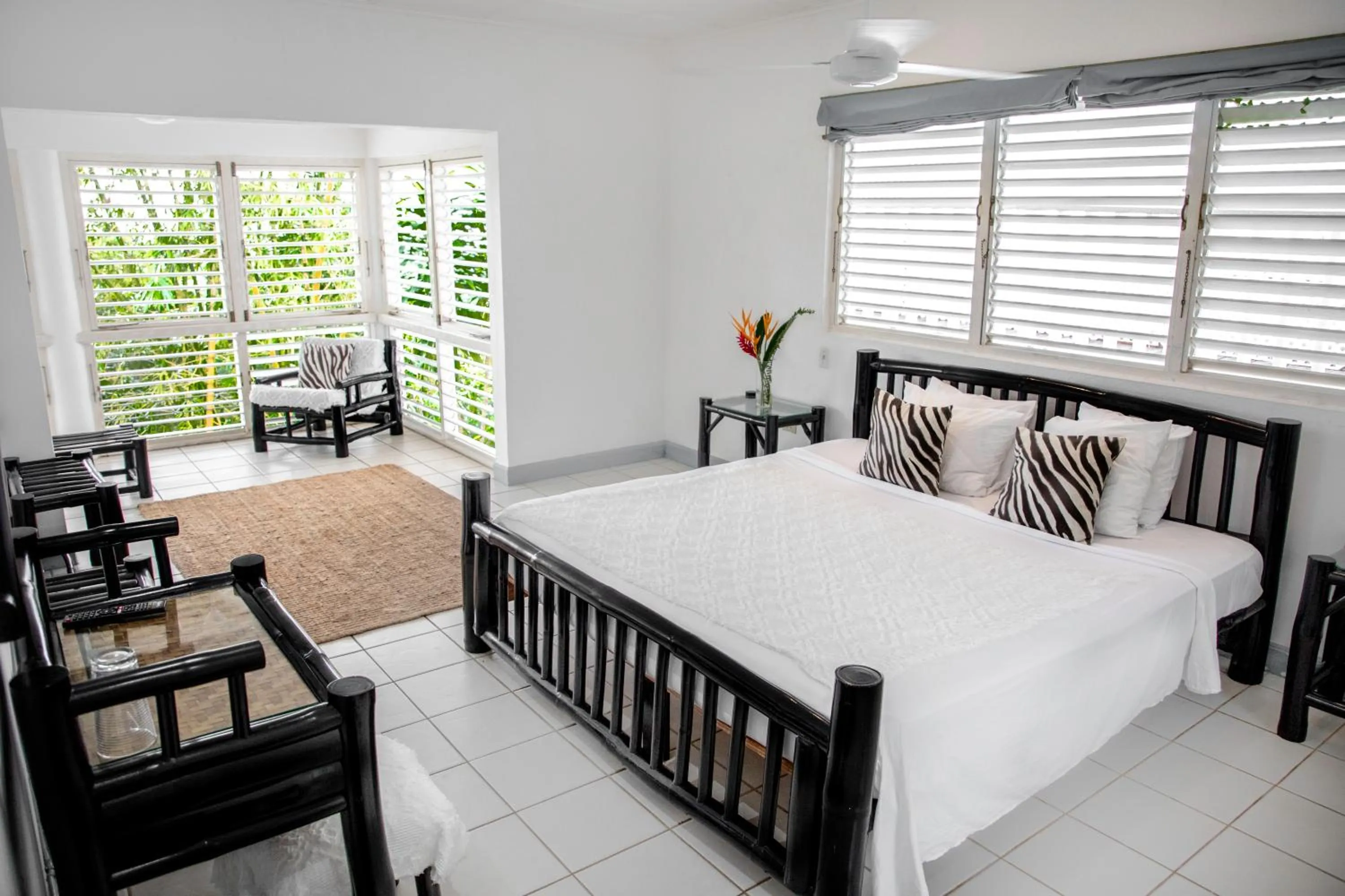 Photo of the whole room, Bed in LF Jungle Retreat