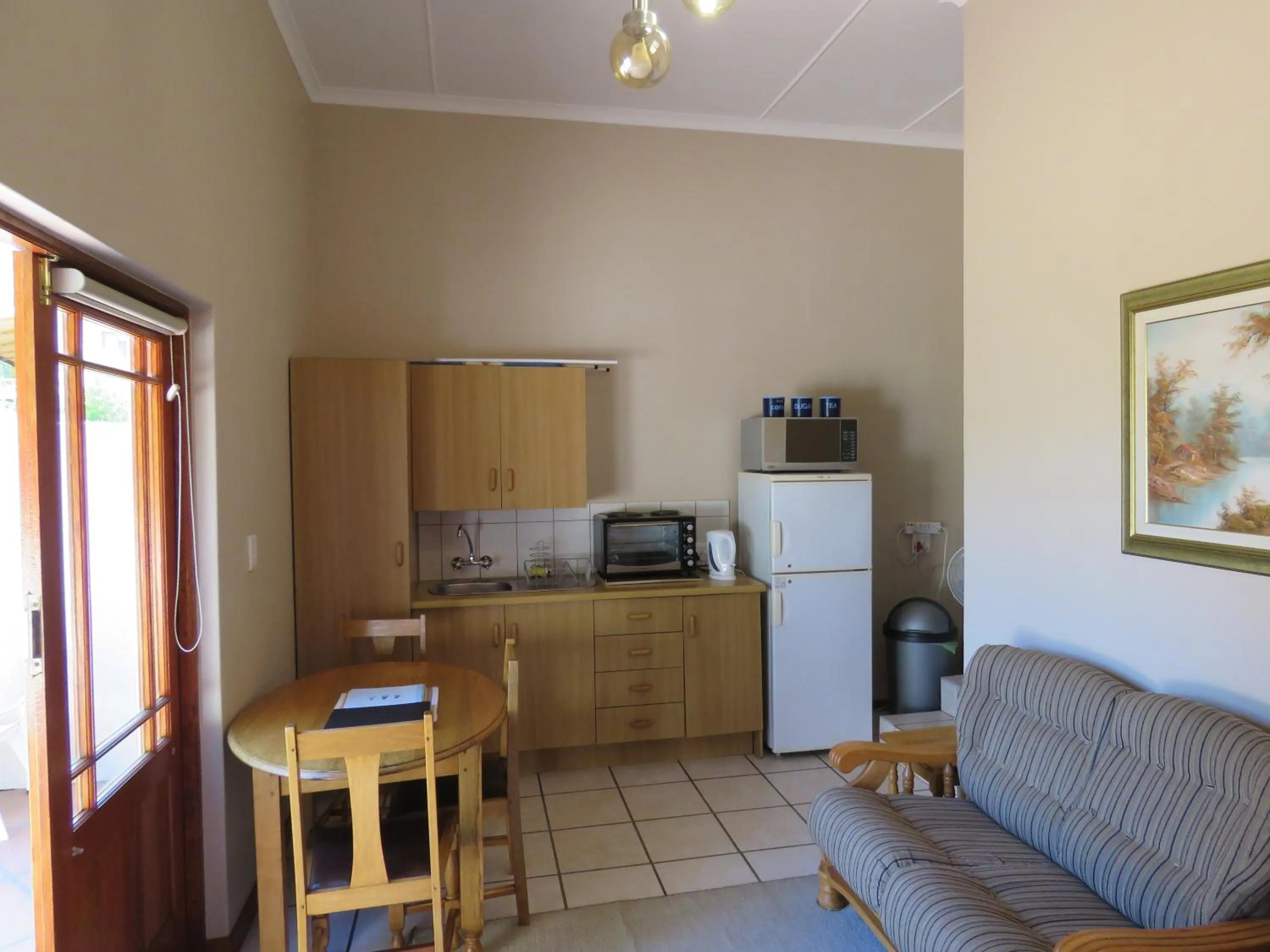 Double Room with Mountain View - single occupancy in Sandy's Place