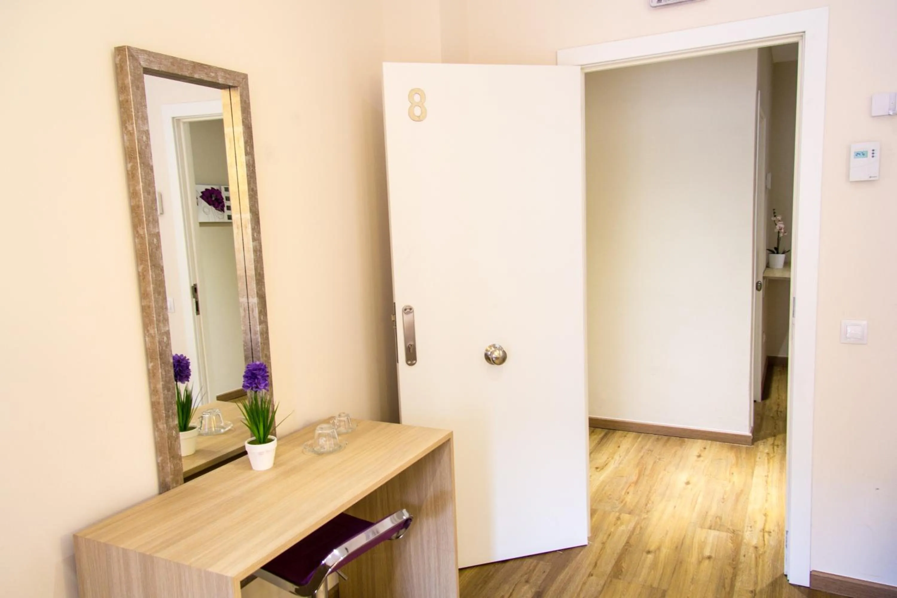 Decorative detail in Hostal Barcelona Travel