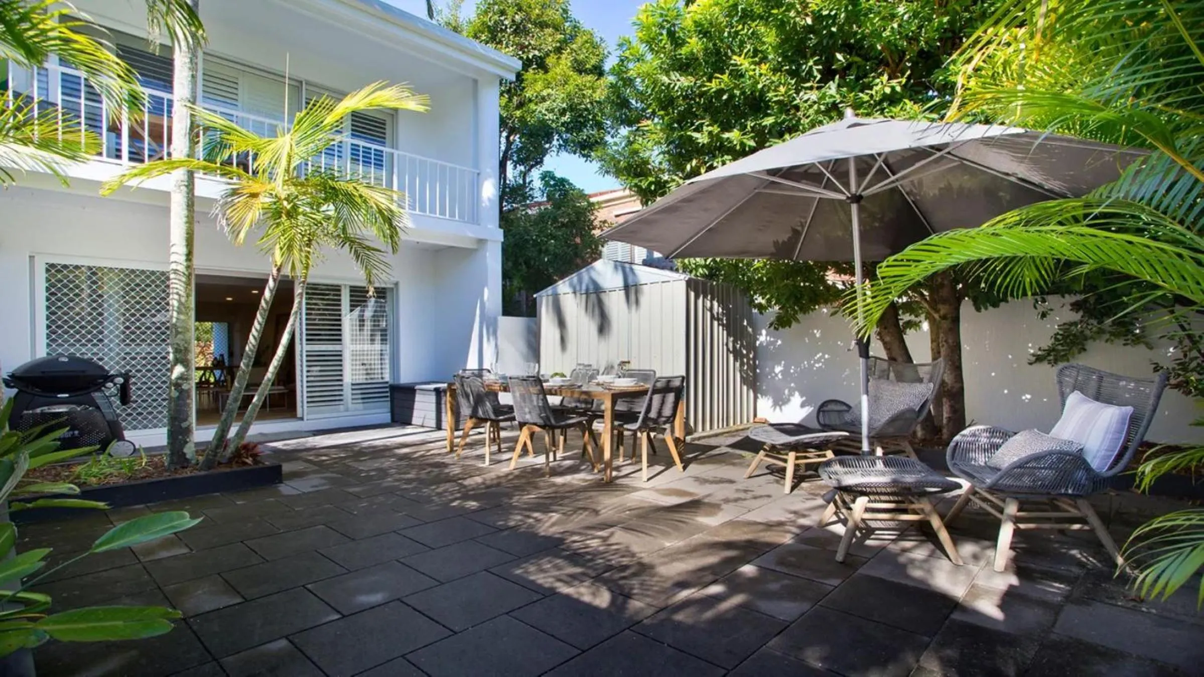 Noosa Parade Townhouse w/ Terrace by Stay Noosa