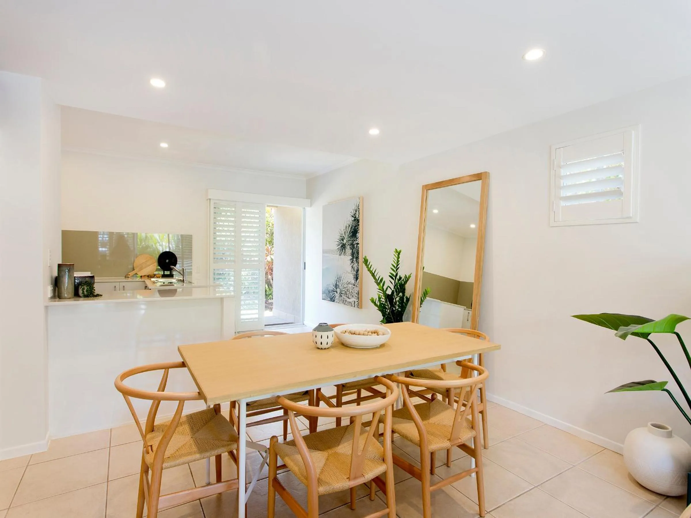 Noosa Parade Townhouse w/ Terrace by Stay Noosa