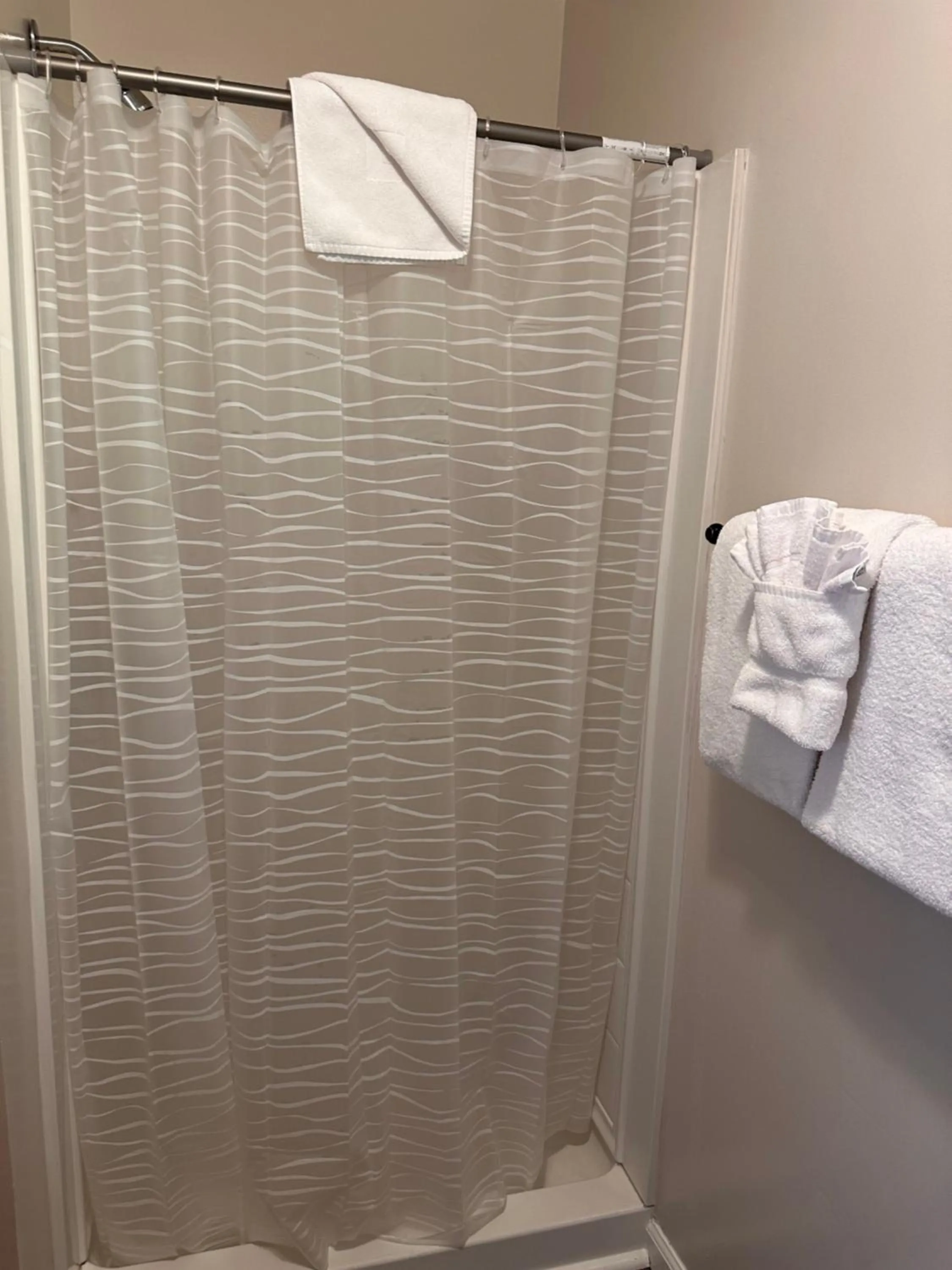 Shower in Lee Vining Motel