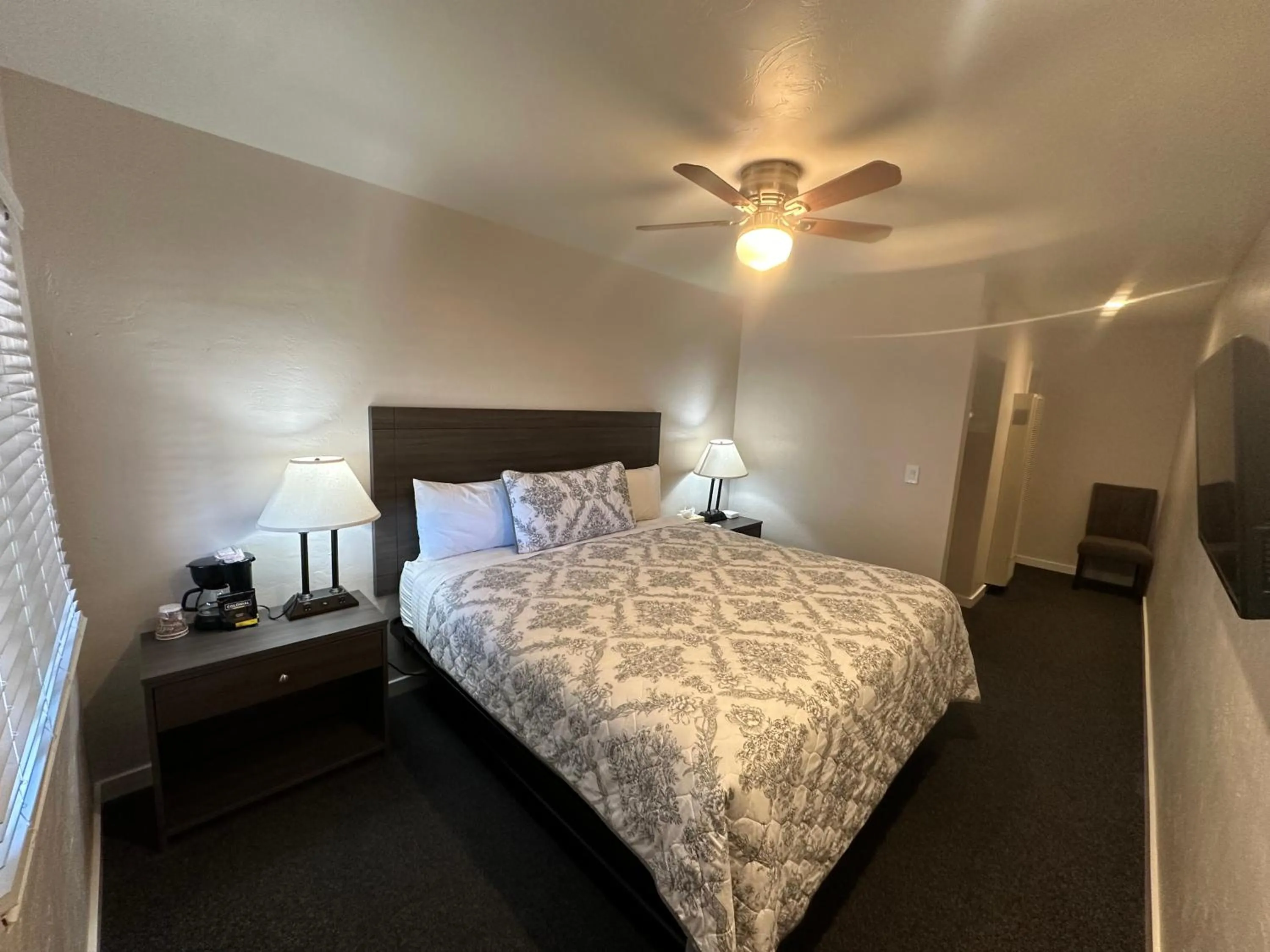 Bed in Lee Vining Motel
