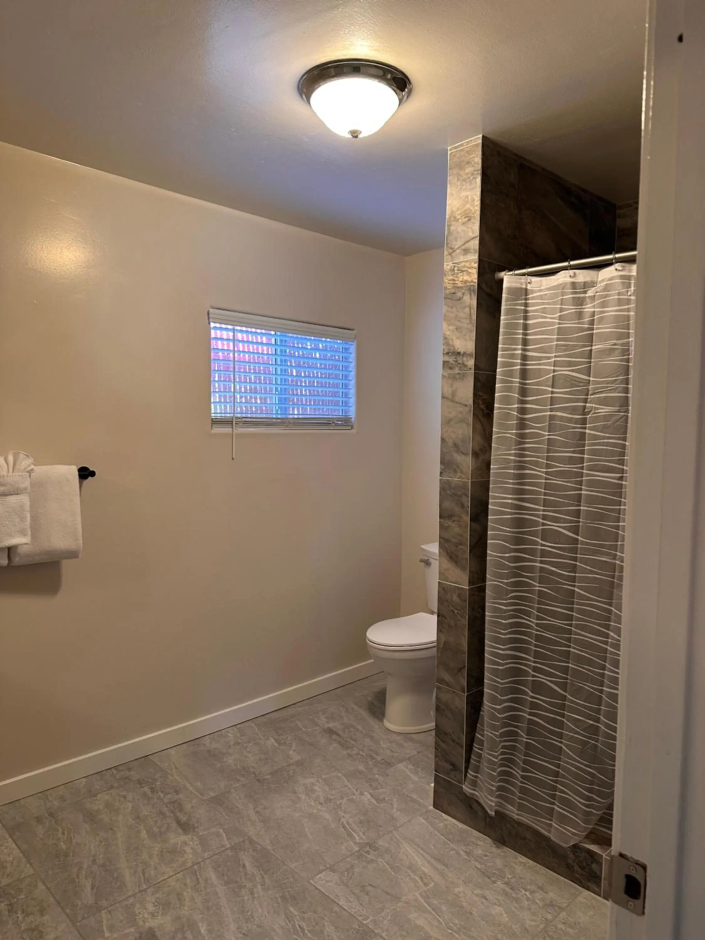 Shower in Lee Vining Motel