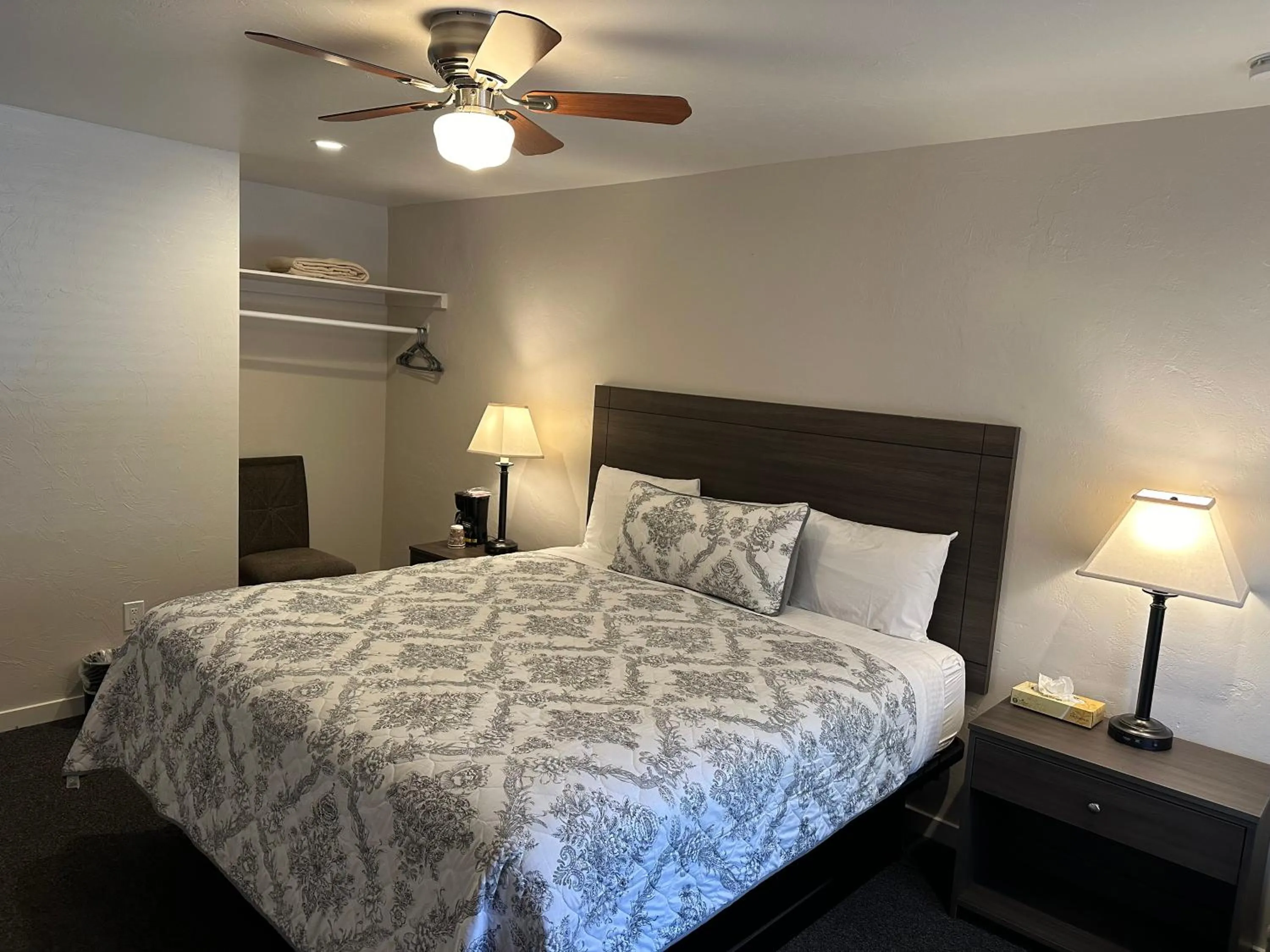 Bed in Lee Vining Motel