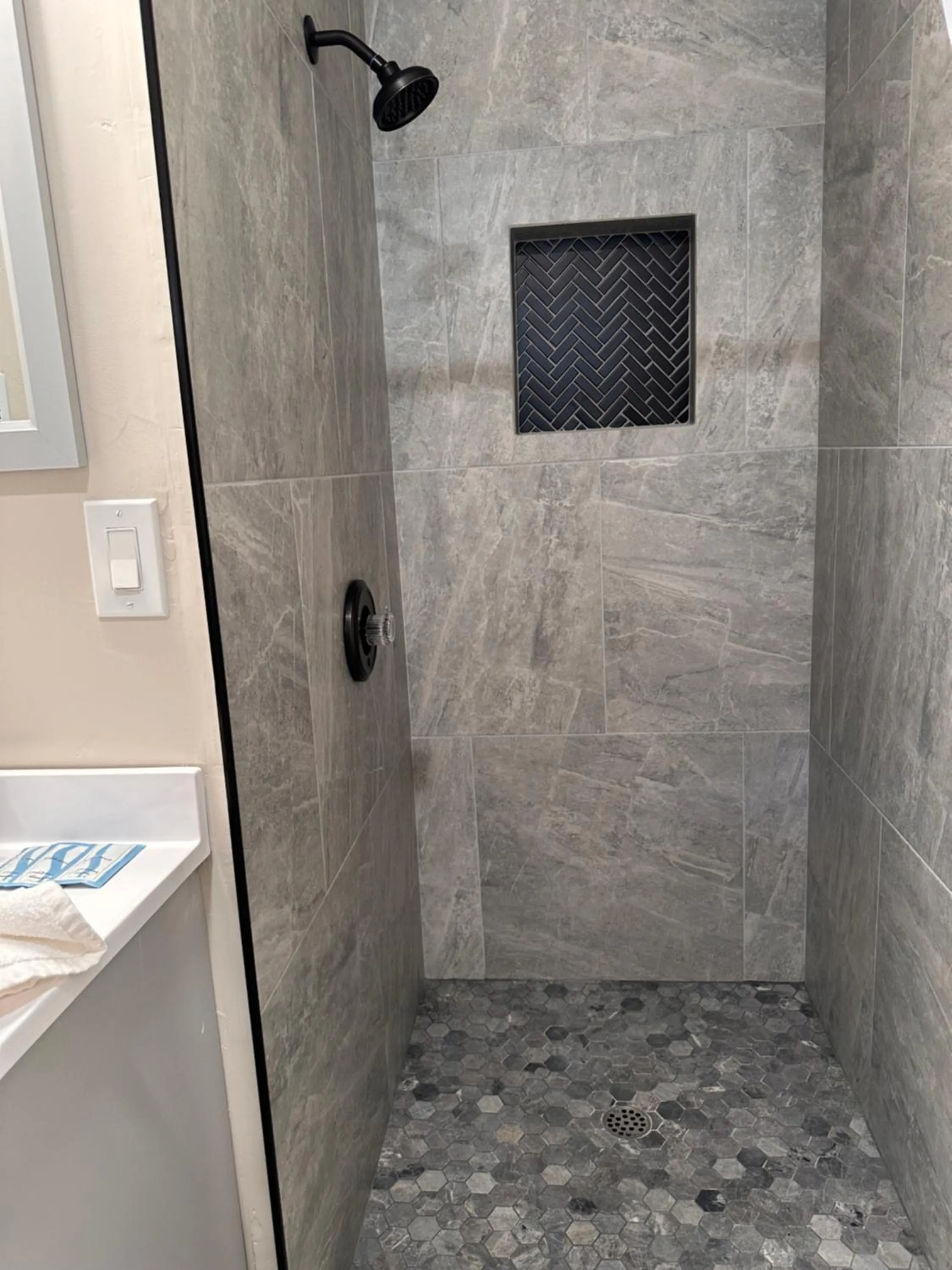 Shower in Lee Vining Motel
