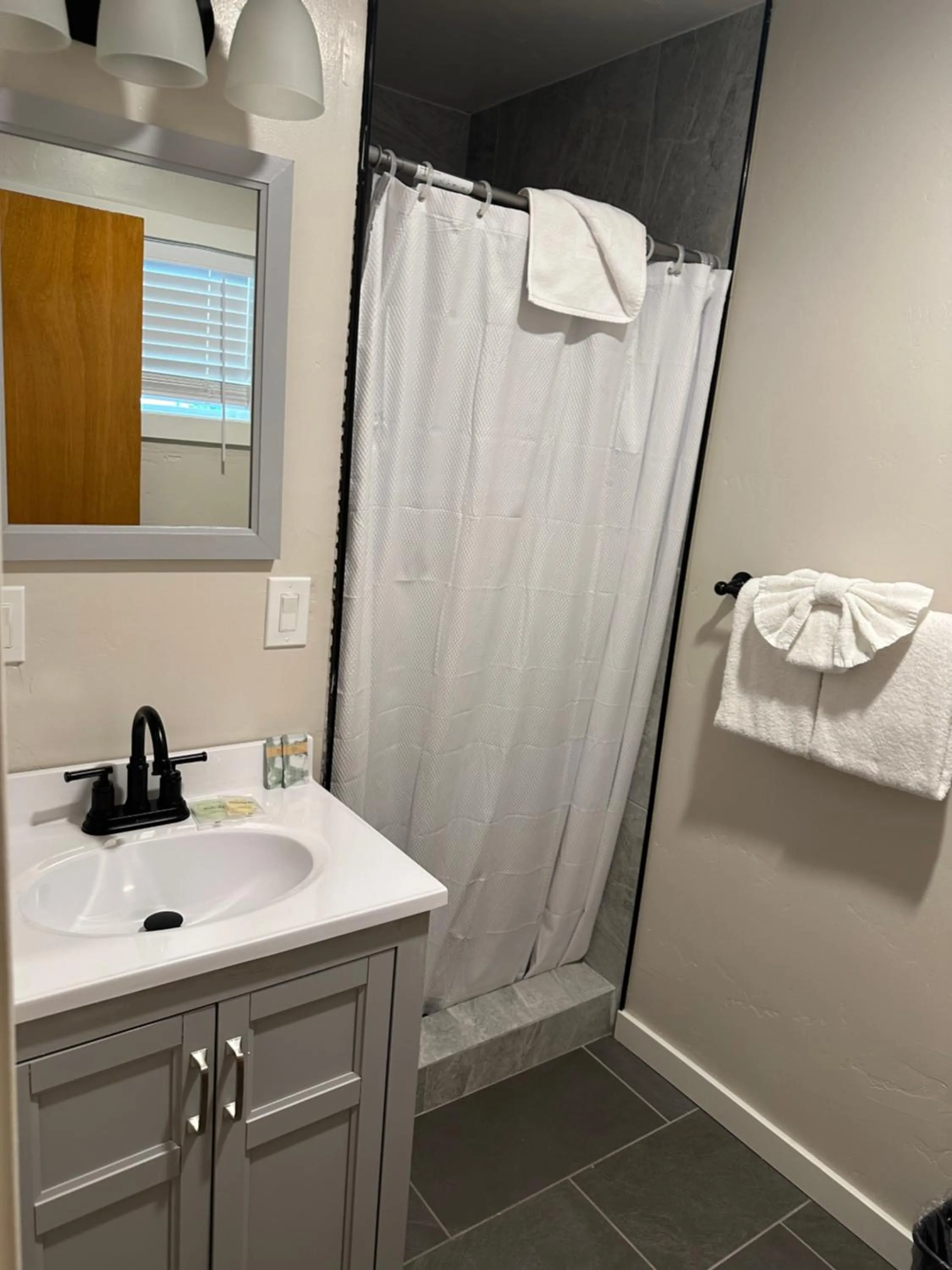 Bathroom in Lee Vining Motel