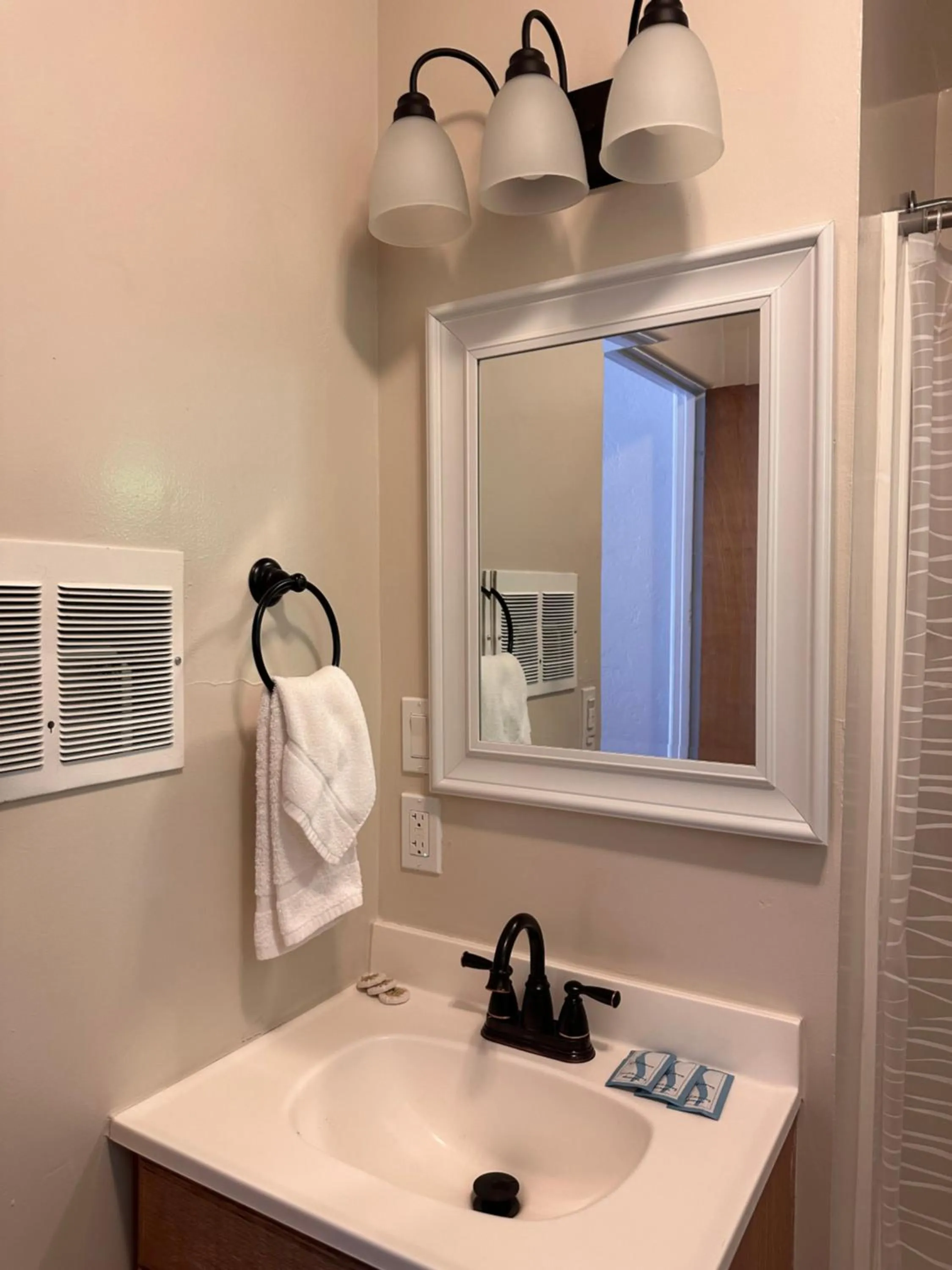 Bathroom in Lee Vining Motel