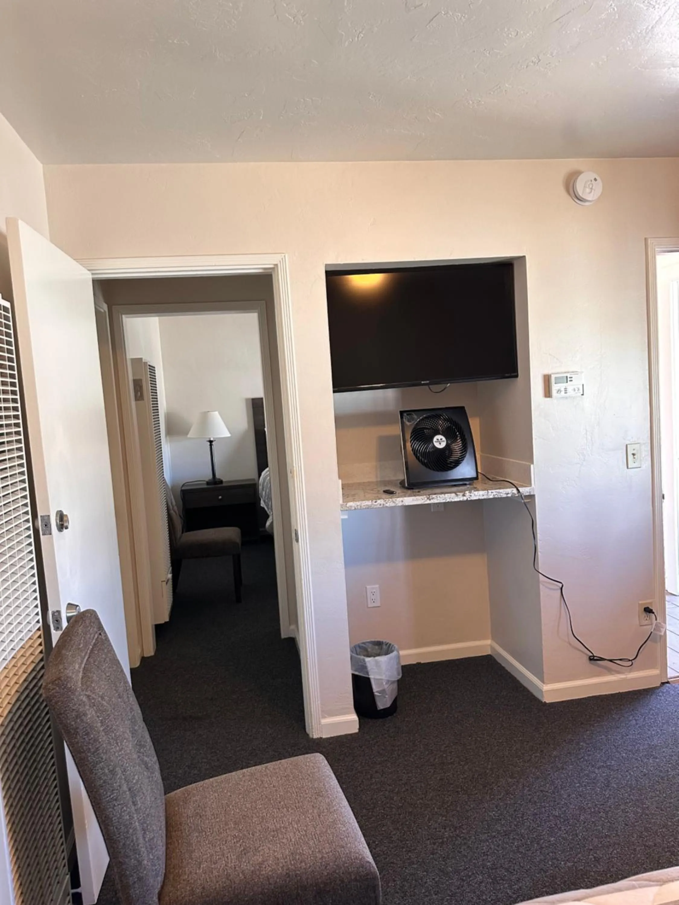 TV and multimedia in Lee Vining Motel