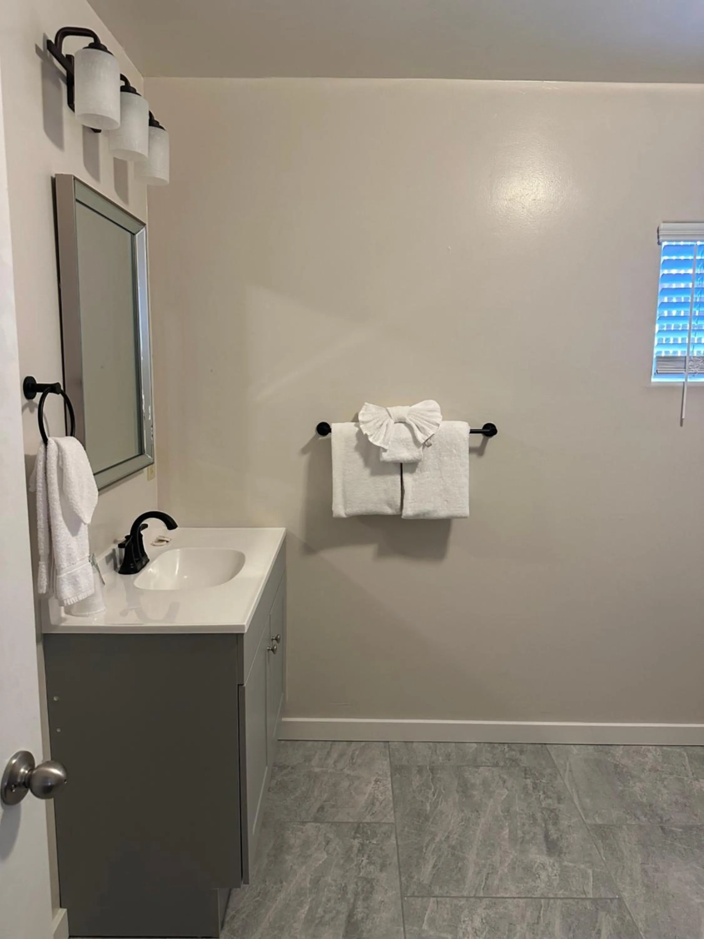 Bathroom in Lee Vining Motel